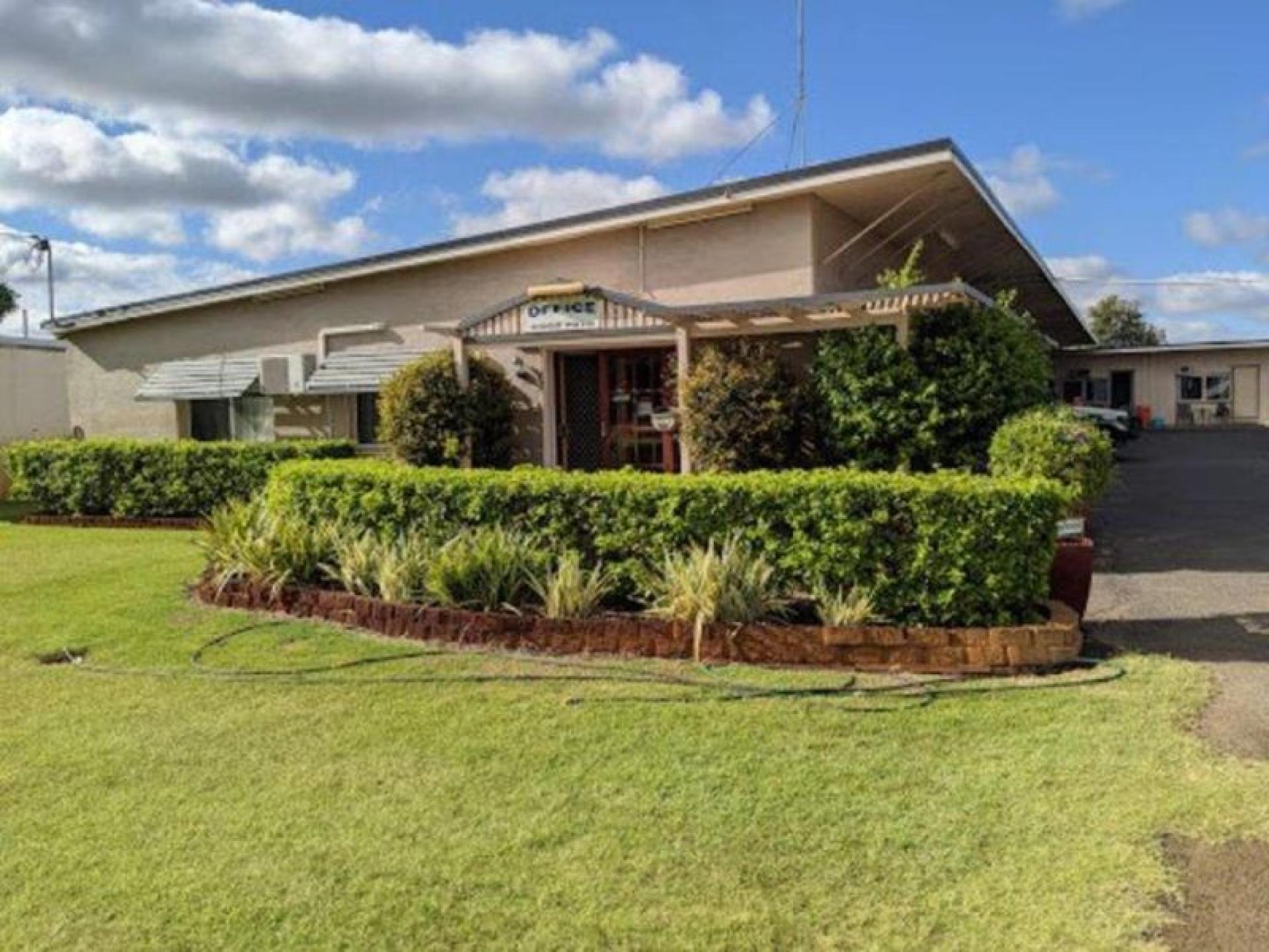 Investment Motel 2 Hours 599387 2