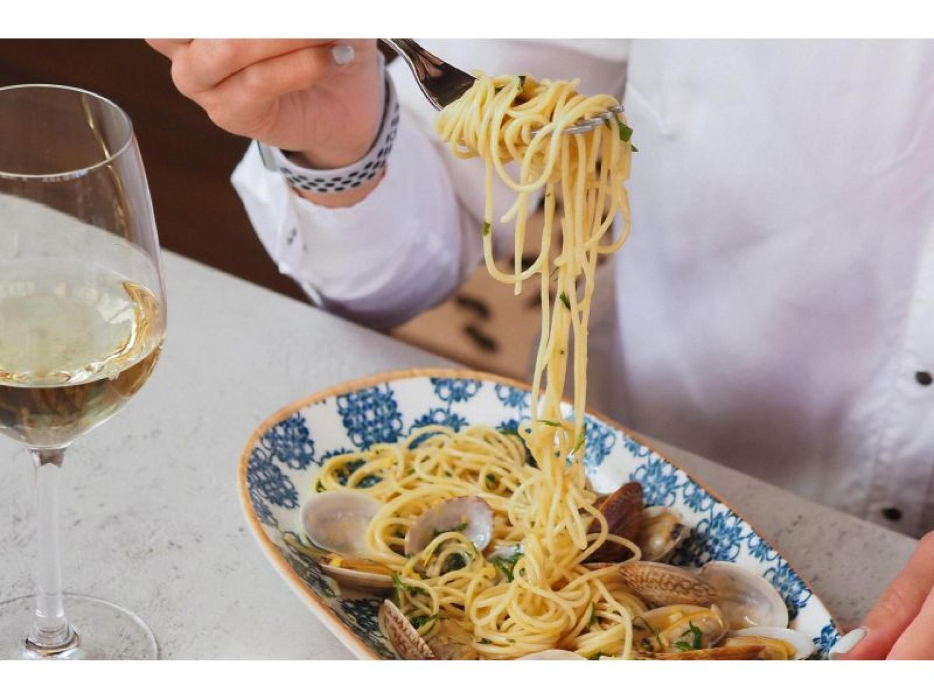 Chic Italian Kitchen Bringing 599814 1