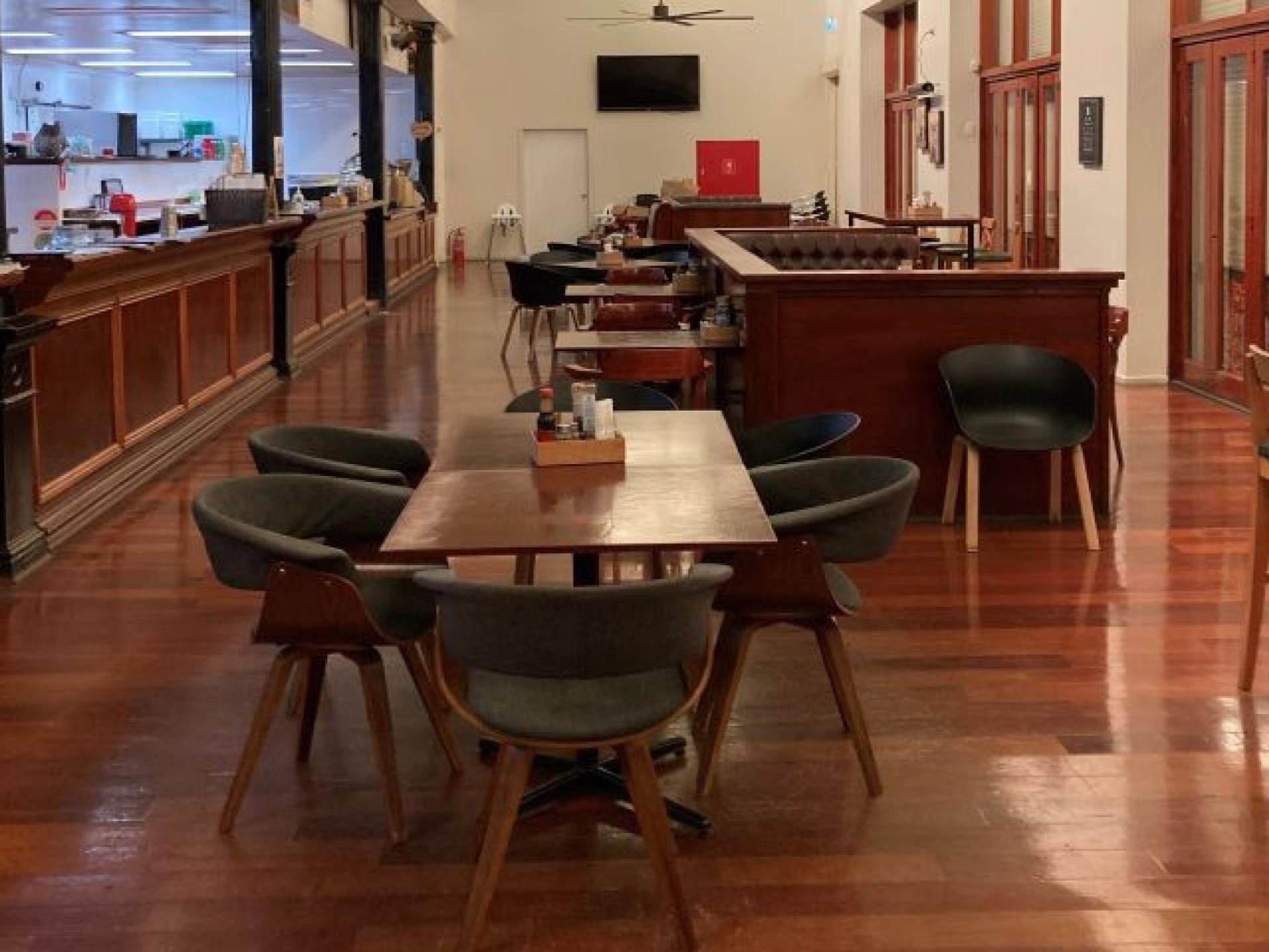 Monty’s Restaurant Kalgoorlie – 599849 3