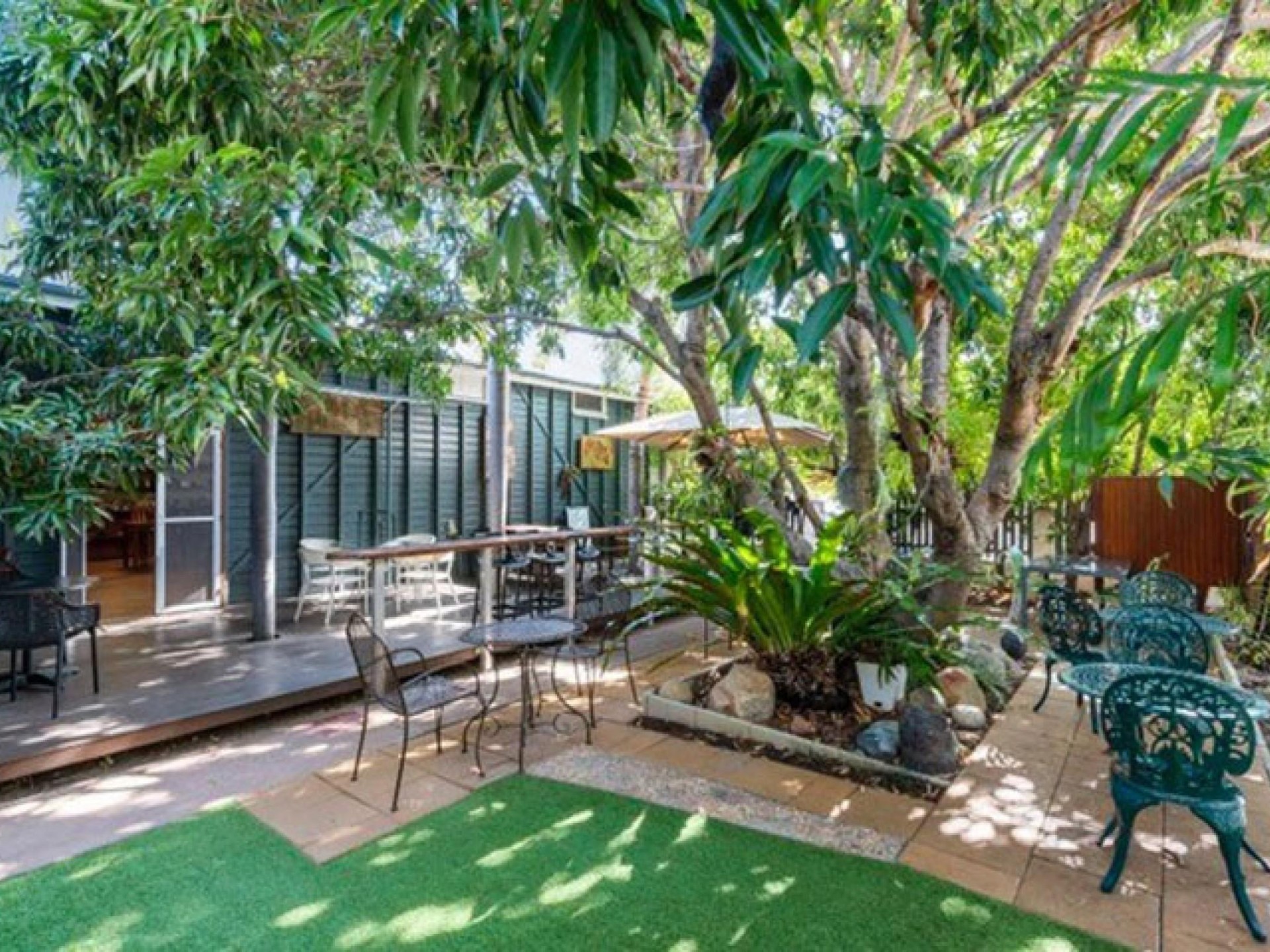 West End Teahouse & 599984 3