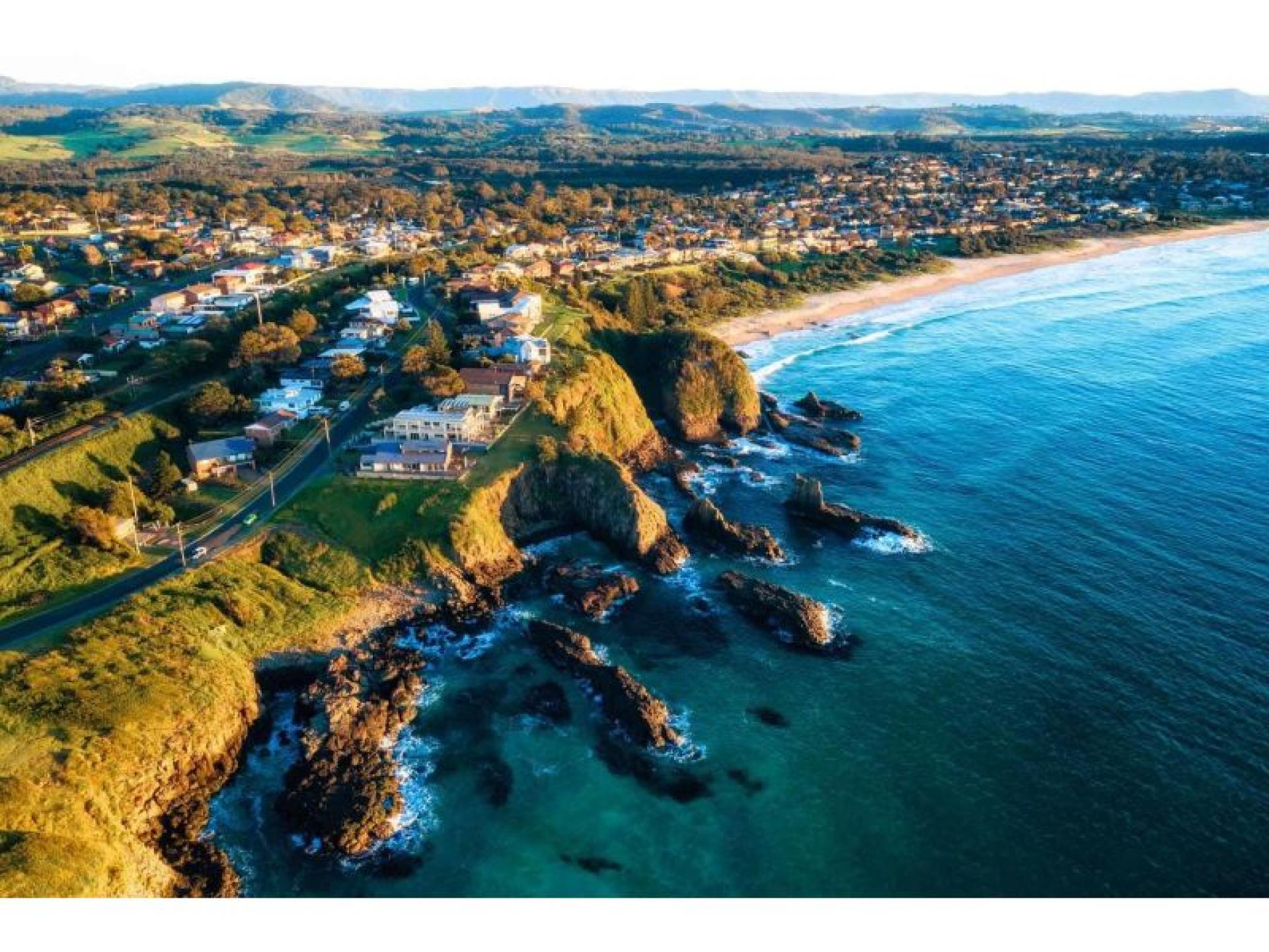 Modern Kiama Seaside Coffee 600087 3