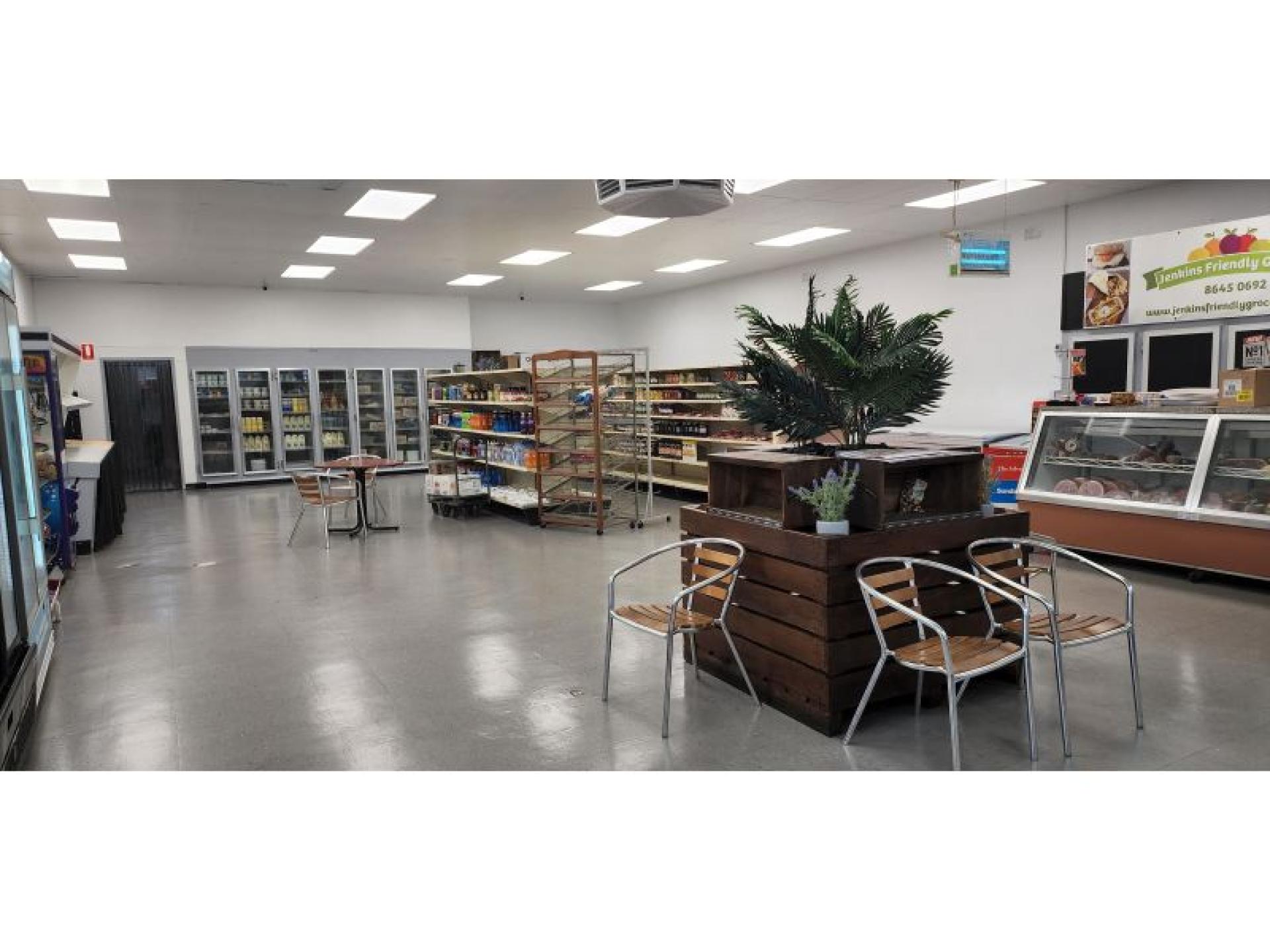 Grocery Store Takeaway And 600184 2