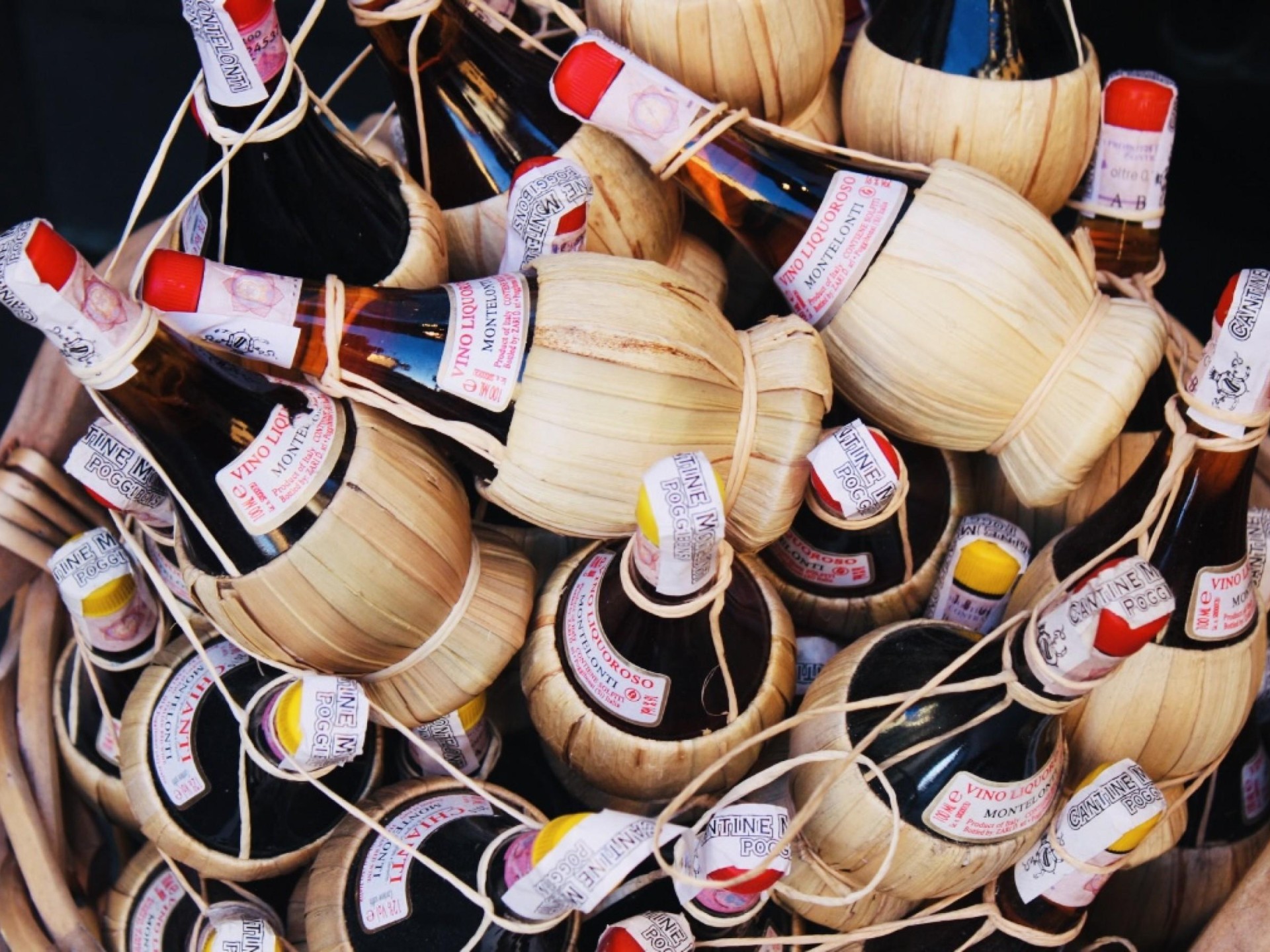 Alcohol & Liquor Business 600414 2