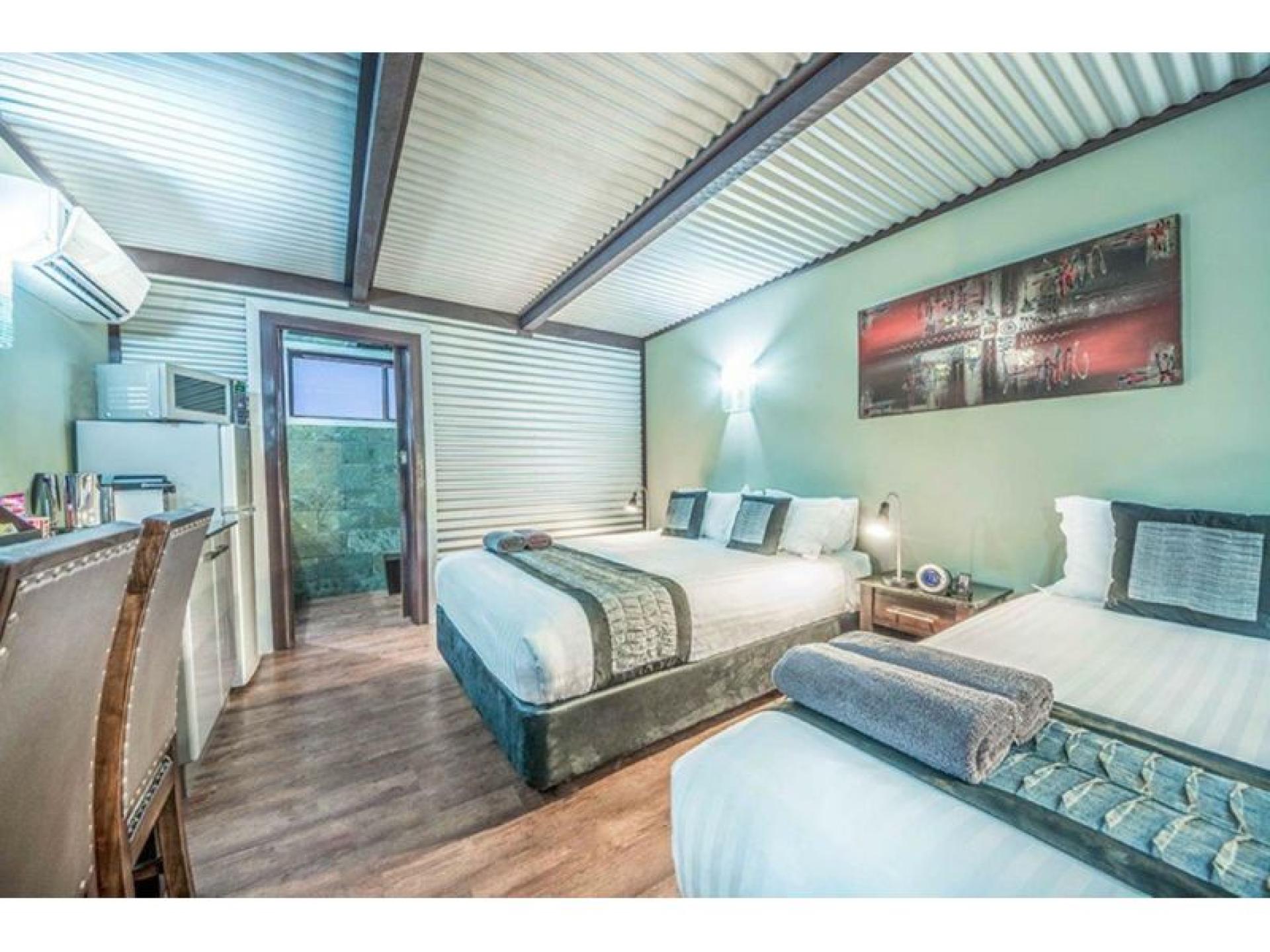 By Motel Room One 604222 1