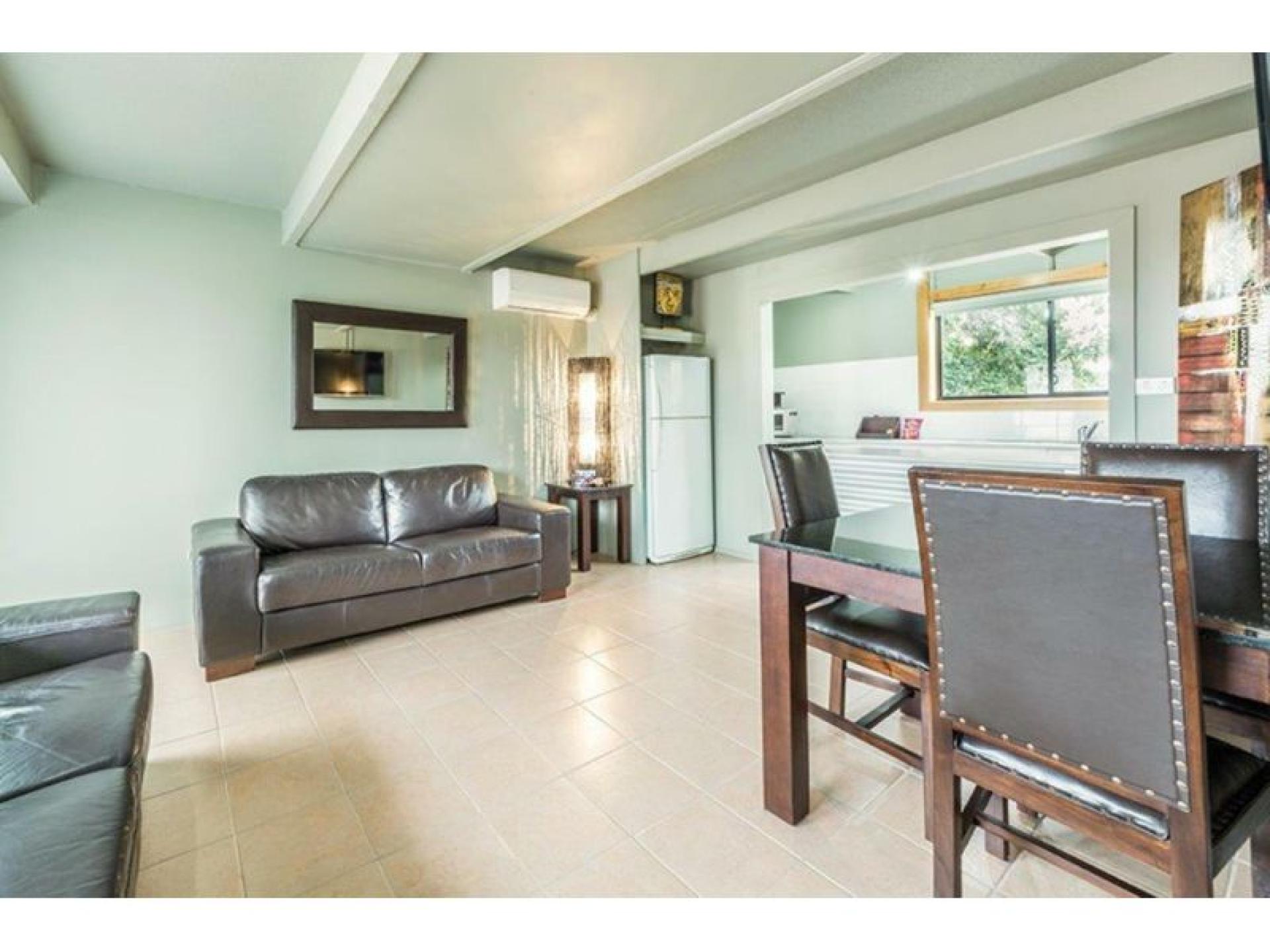 By Motel Room One 604222 3