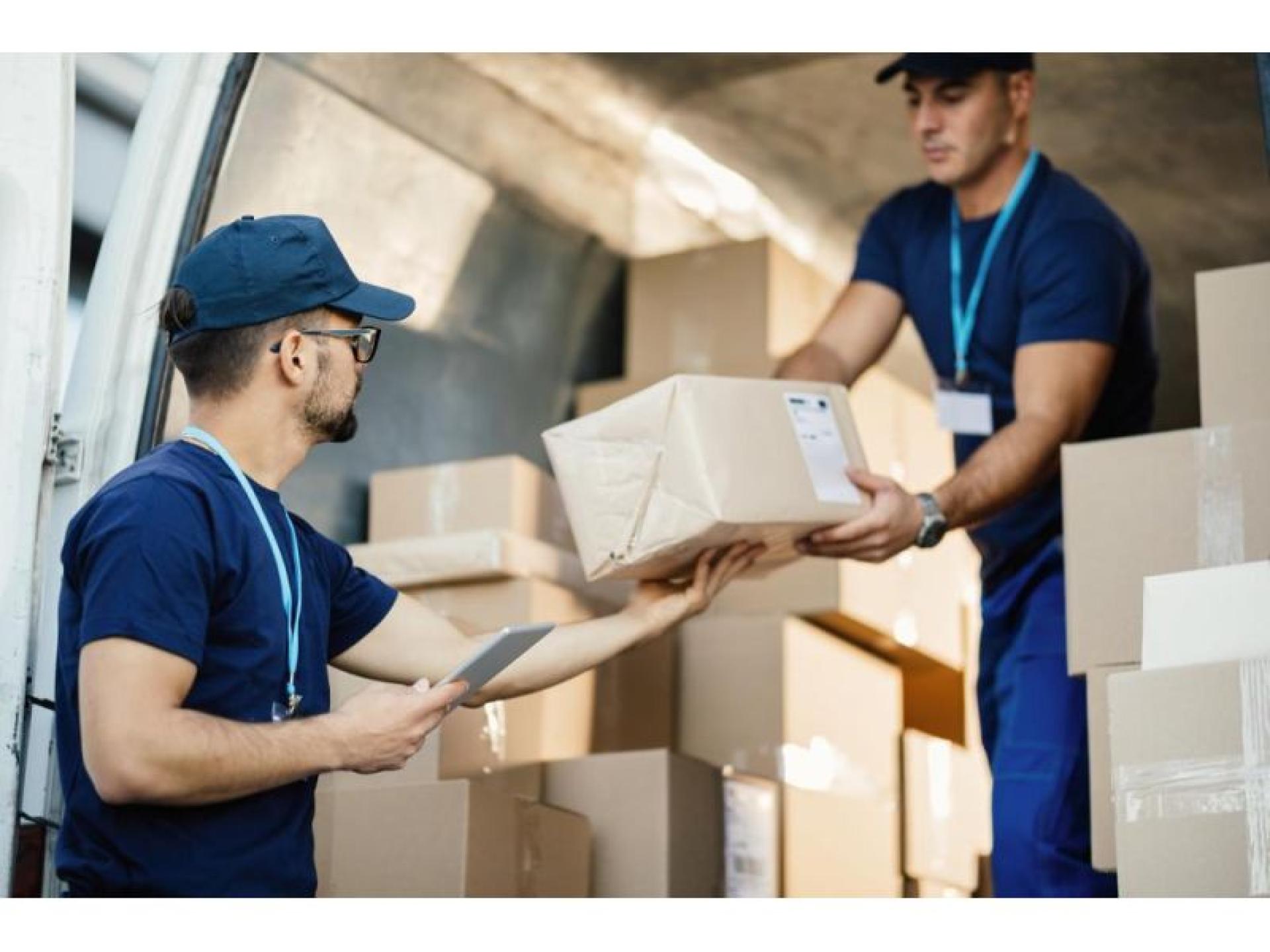 Reputable & Longstanding Courier 606443 3