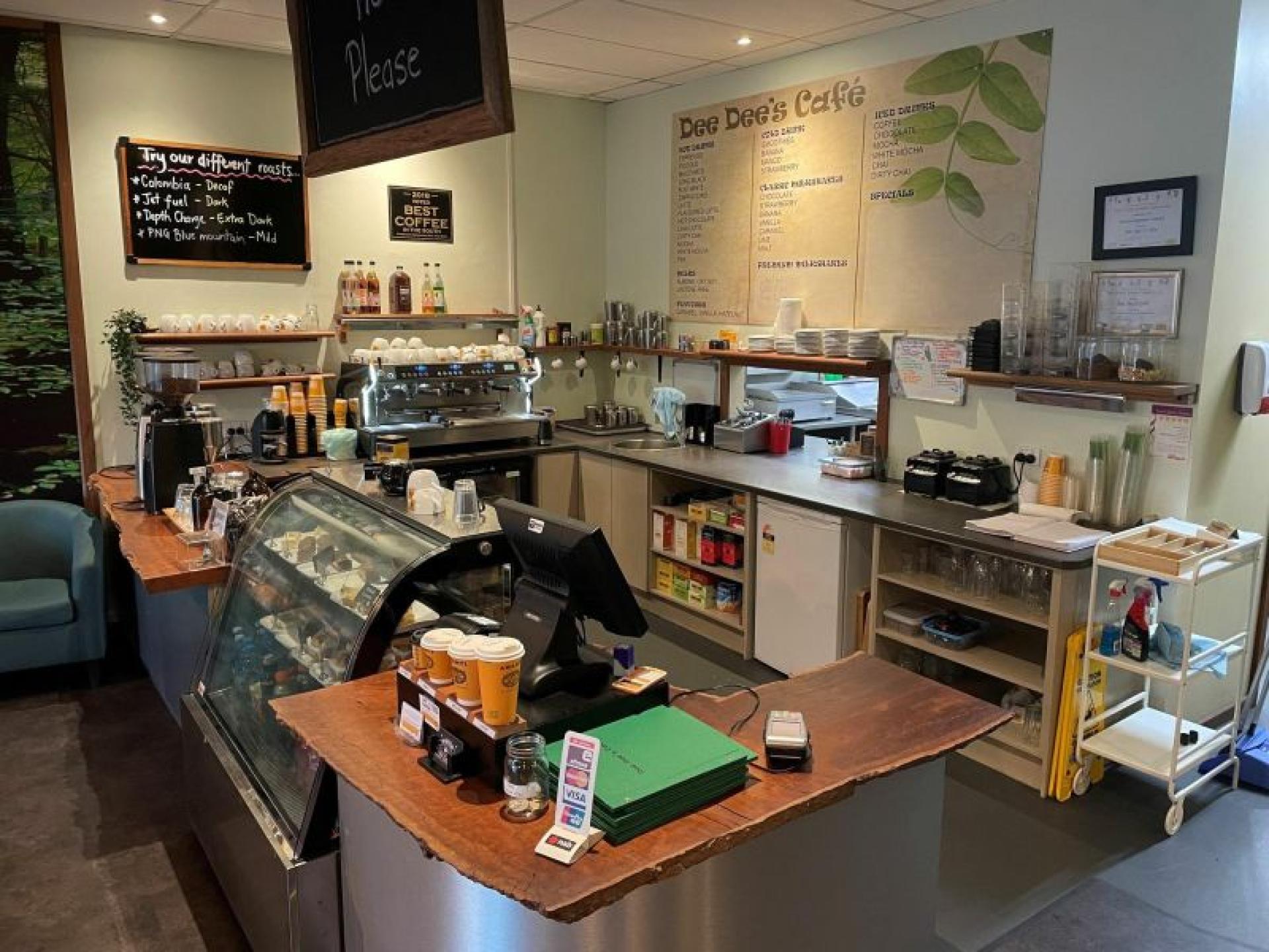 Sold-busy Cafe In Growing 607143 3