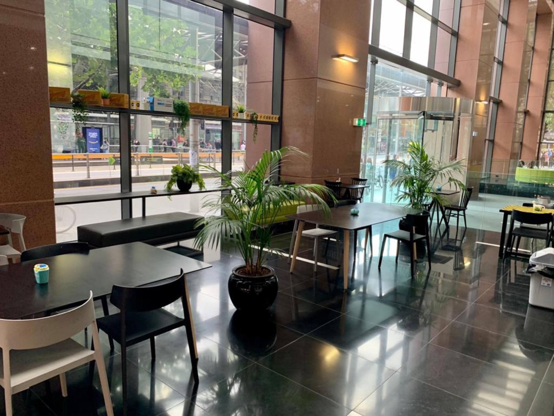 Cafe In Spencer Street 608834 1