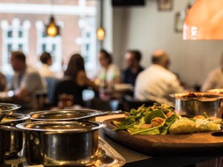 POPULAR INDIAN RESTAURANT AT MOST WANTED STREET OF CARLTON, MELBOURNE REF: 2203002