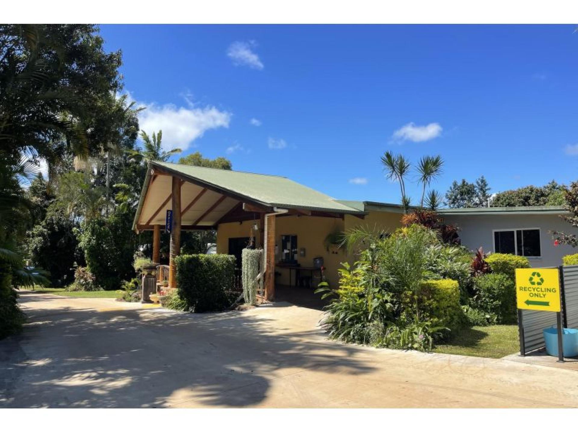 Sold - Atherton Holiday 609481 2