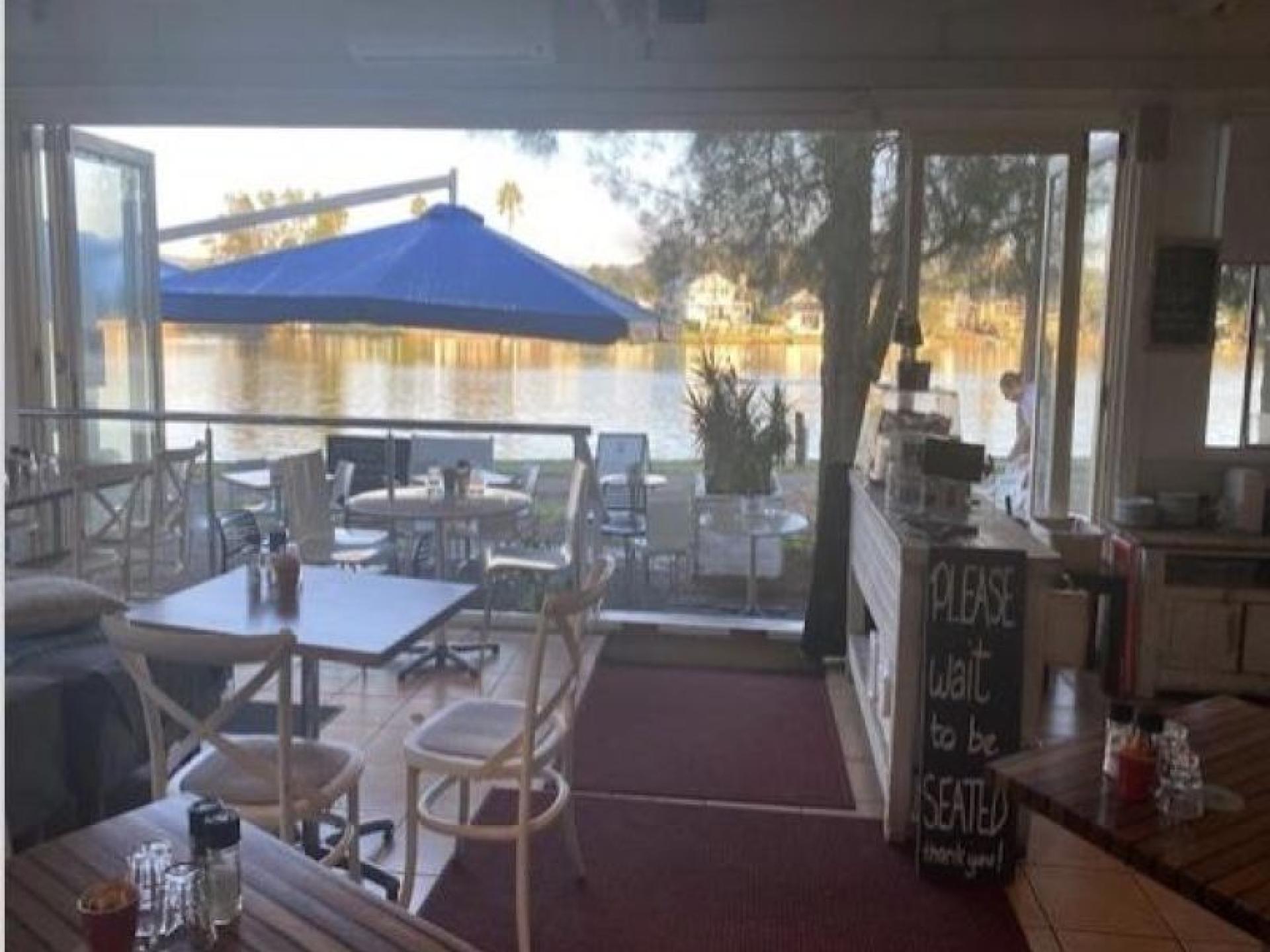 Under Offer! Waterfront Café 609577 2