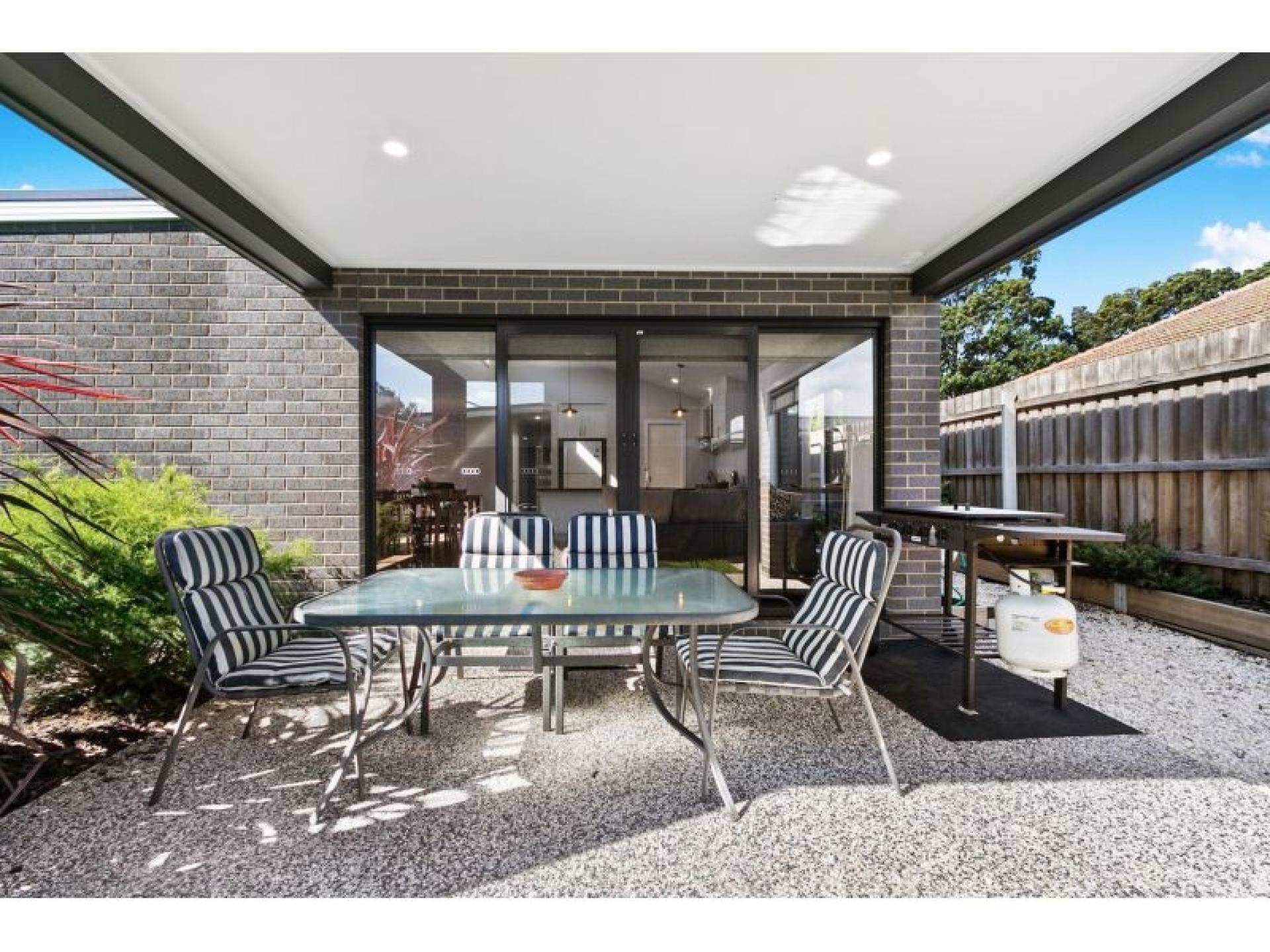 Truly A Turnkey Presentation 611032 2