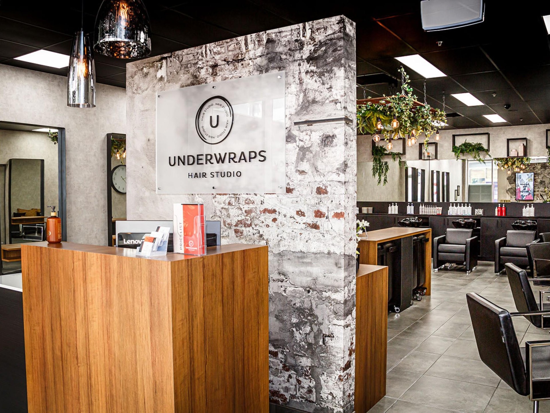 Underwraps Hair Studio 130% 612975 2