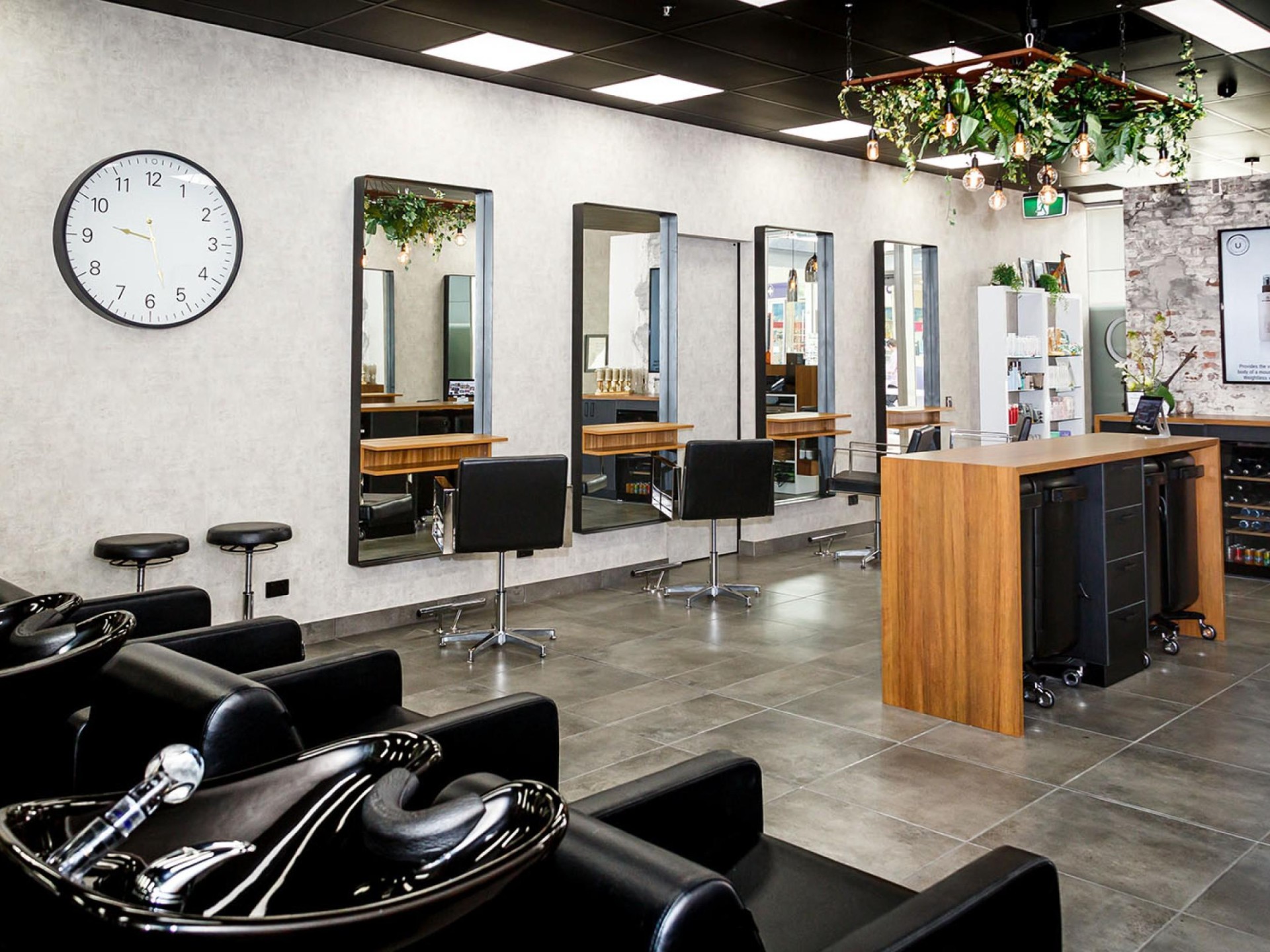 Underwraps Hair Studio 130% 612975 3