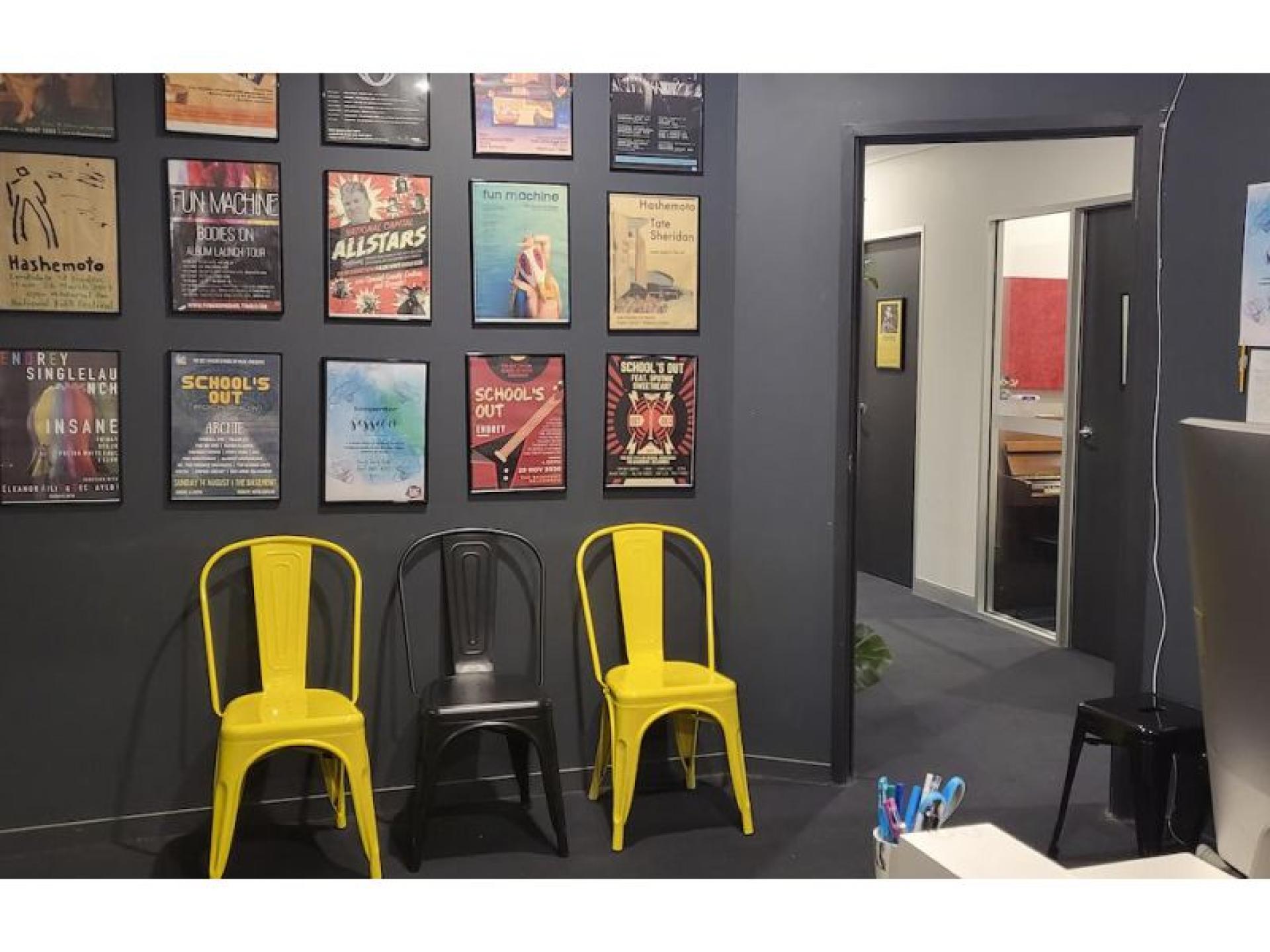 Sold - Contemporary Music 613267 3