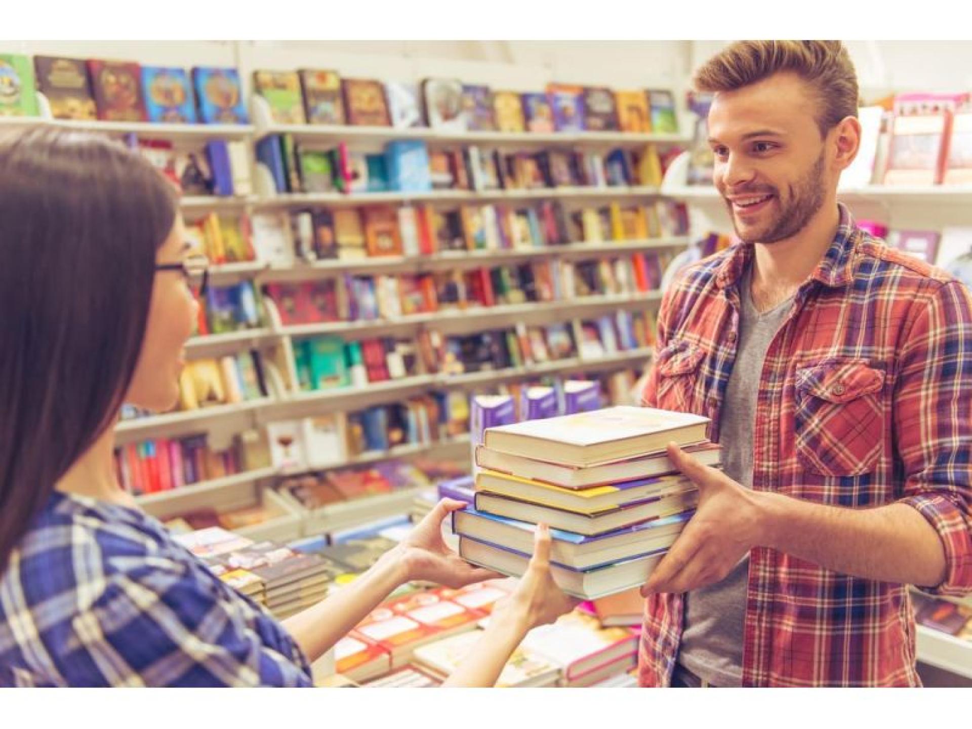 Unique Book Shop Café 613932 2