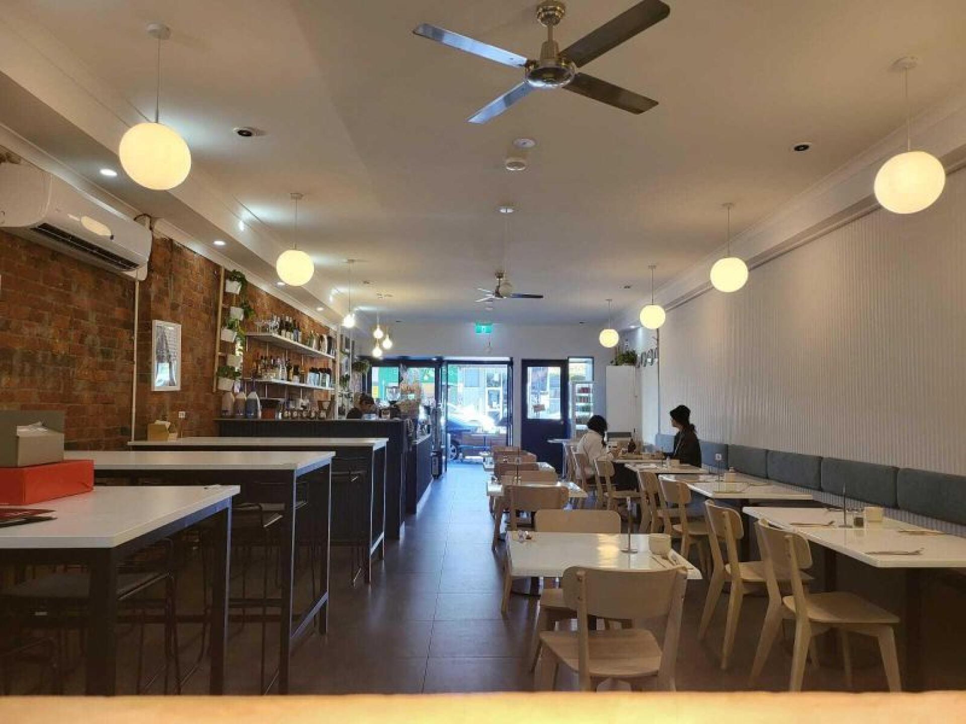 Modern Fully Licensed Restaurant/café 614908 2