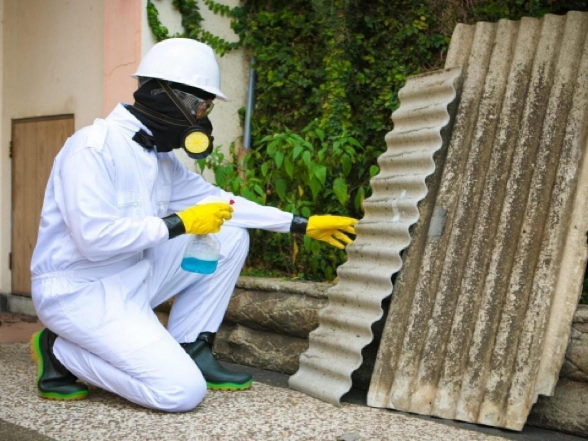 Asbestos Removal - Fully 615698 1