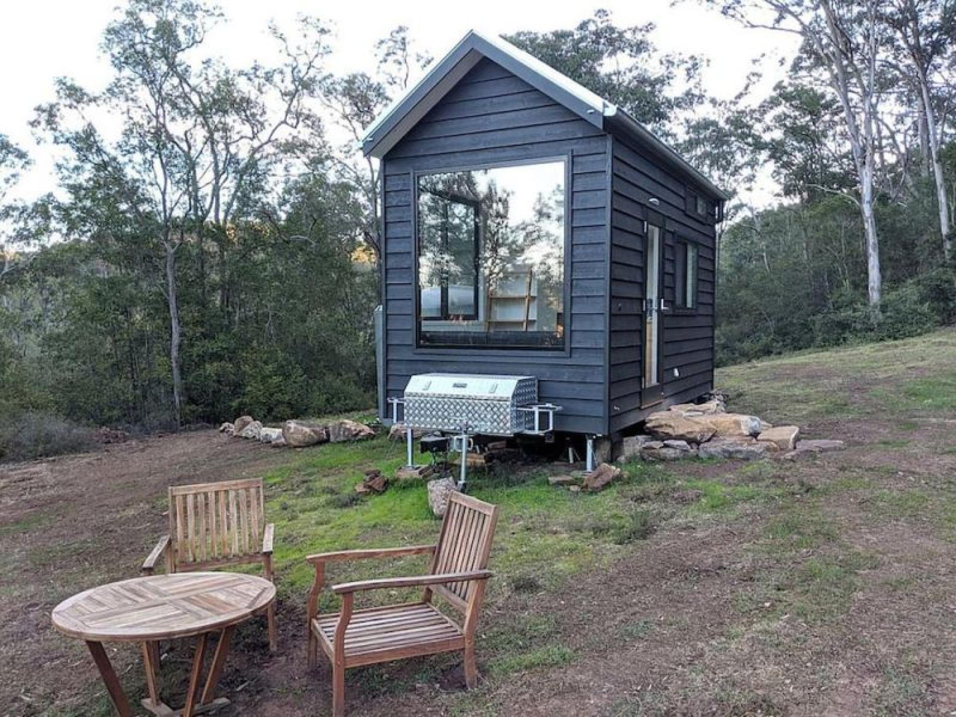 Custom-built Tiny House Accommodation 616065 3