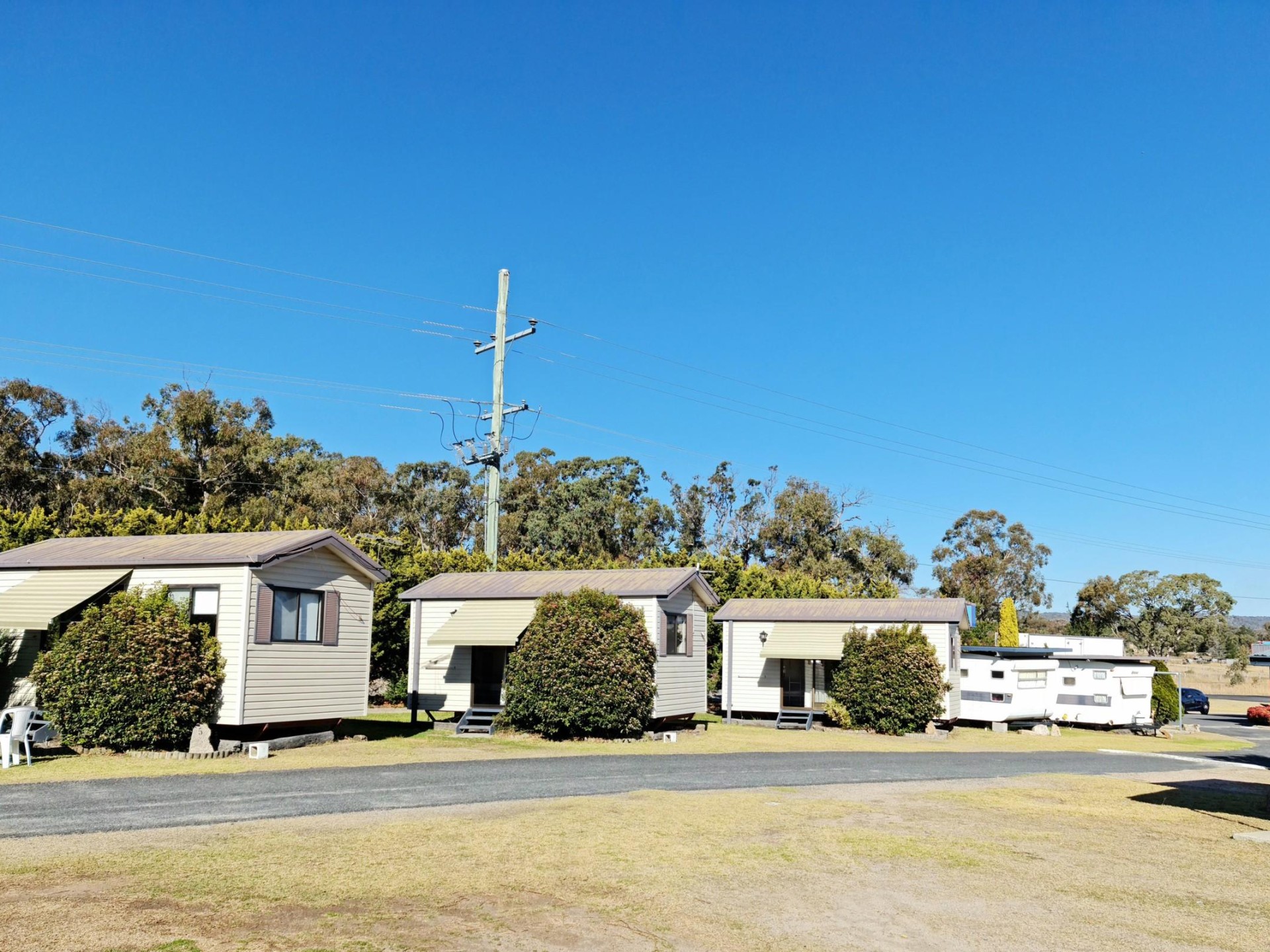 Under Contract. Freehold Investment 616547 2