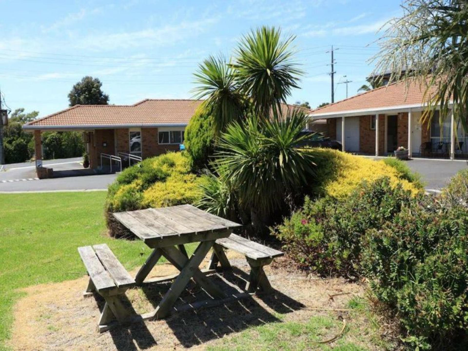 Top Of The Town 617117 1