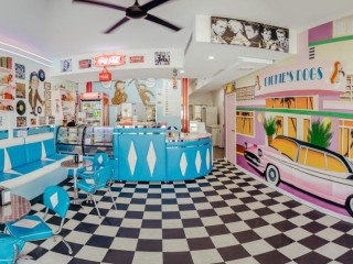An Iconic and Vibrant 50's Diner for Sale in Airlie Beach