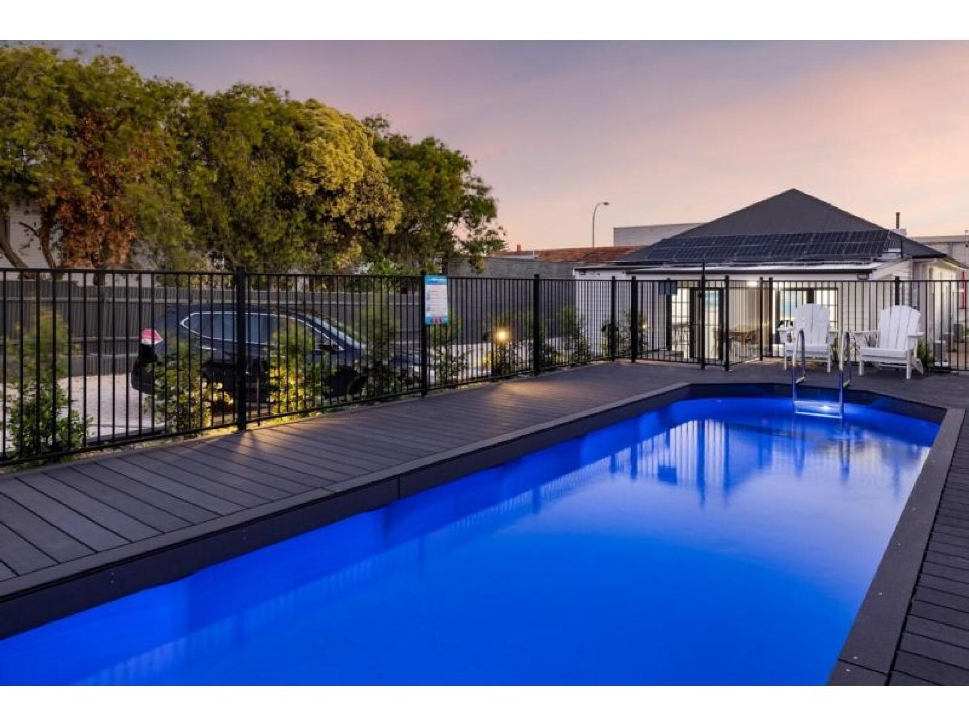 Under Offer - Freehold 619913 3