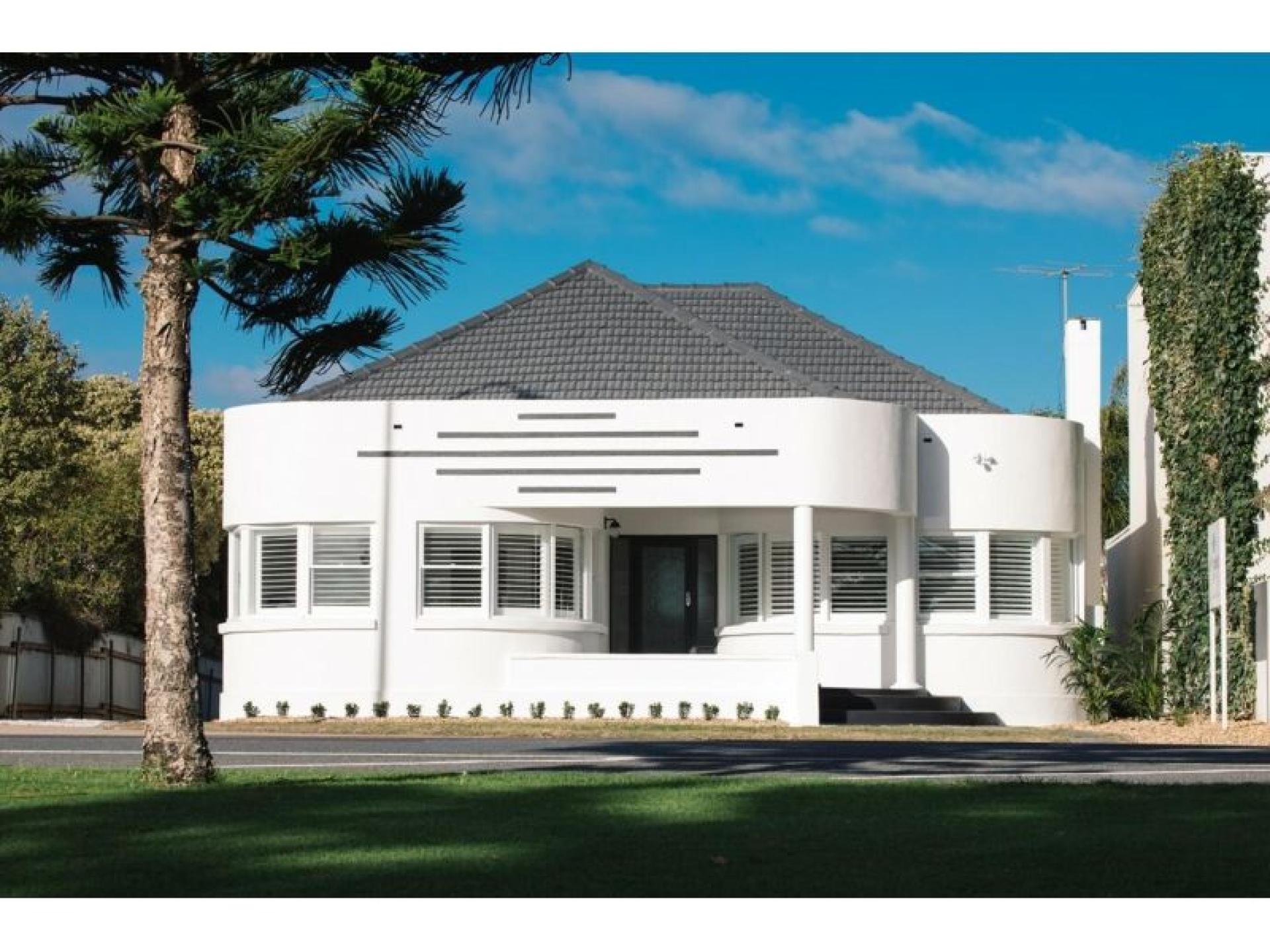 Under Offer - Freehold 619913 2