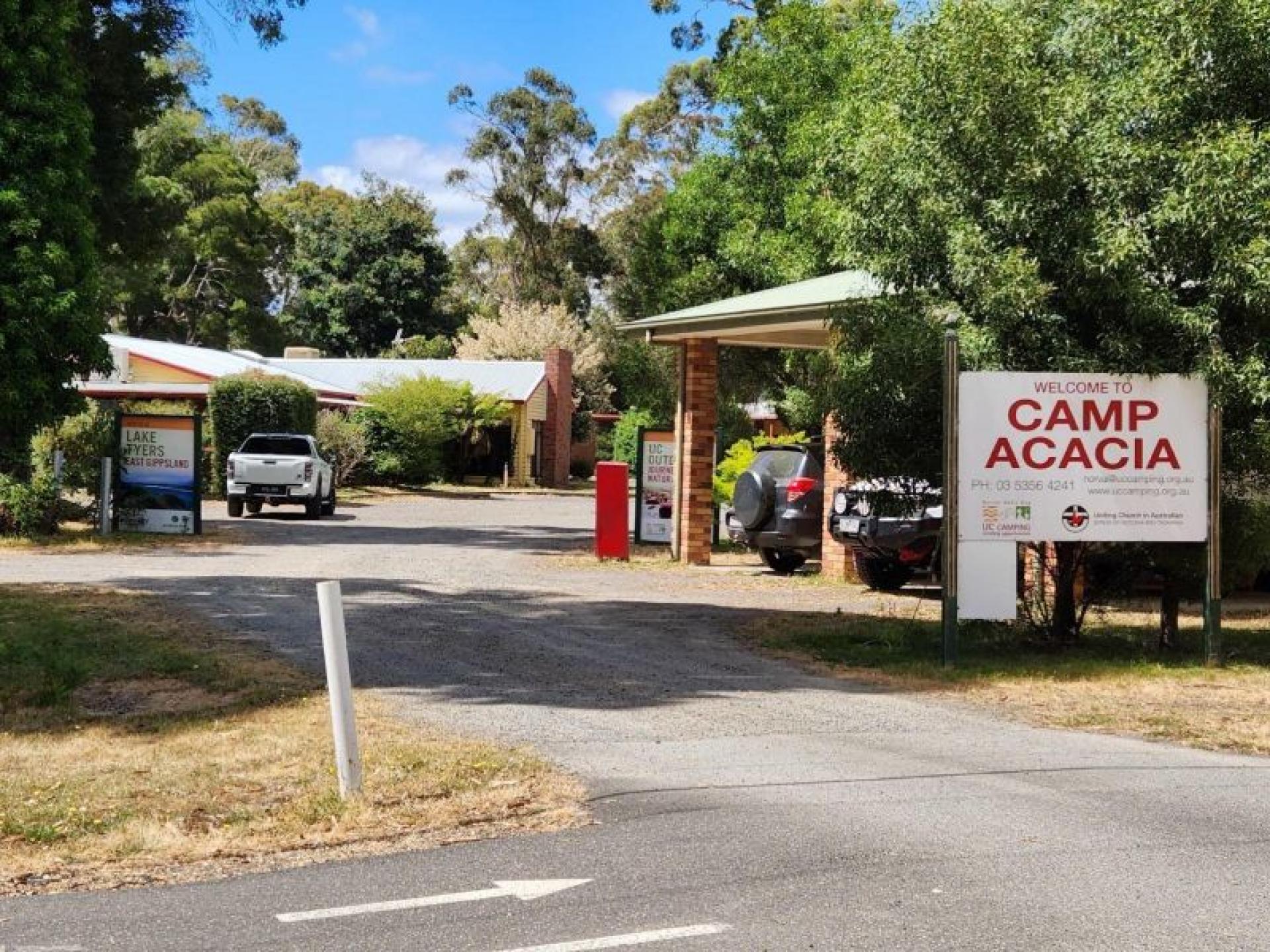 Sold - Camp Acacia(with 621135 1
