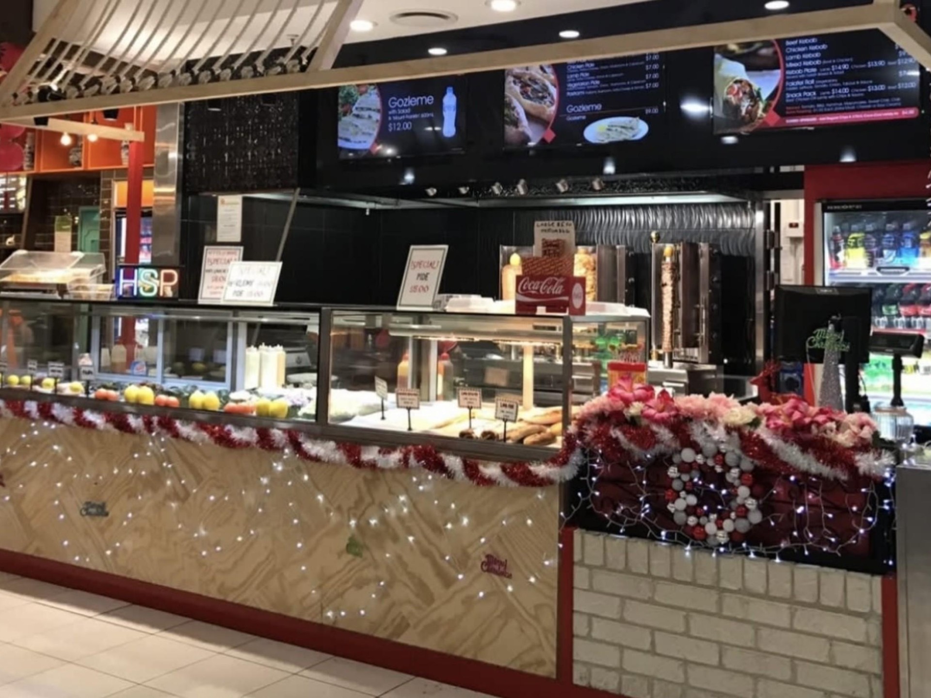 Busy Kebab Store In 621315 1