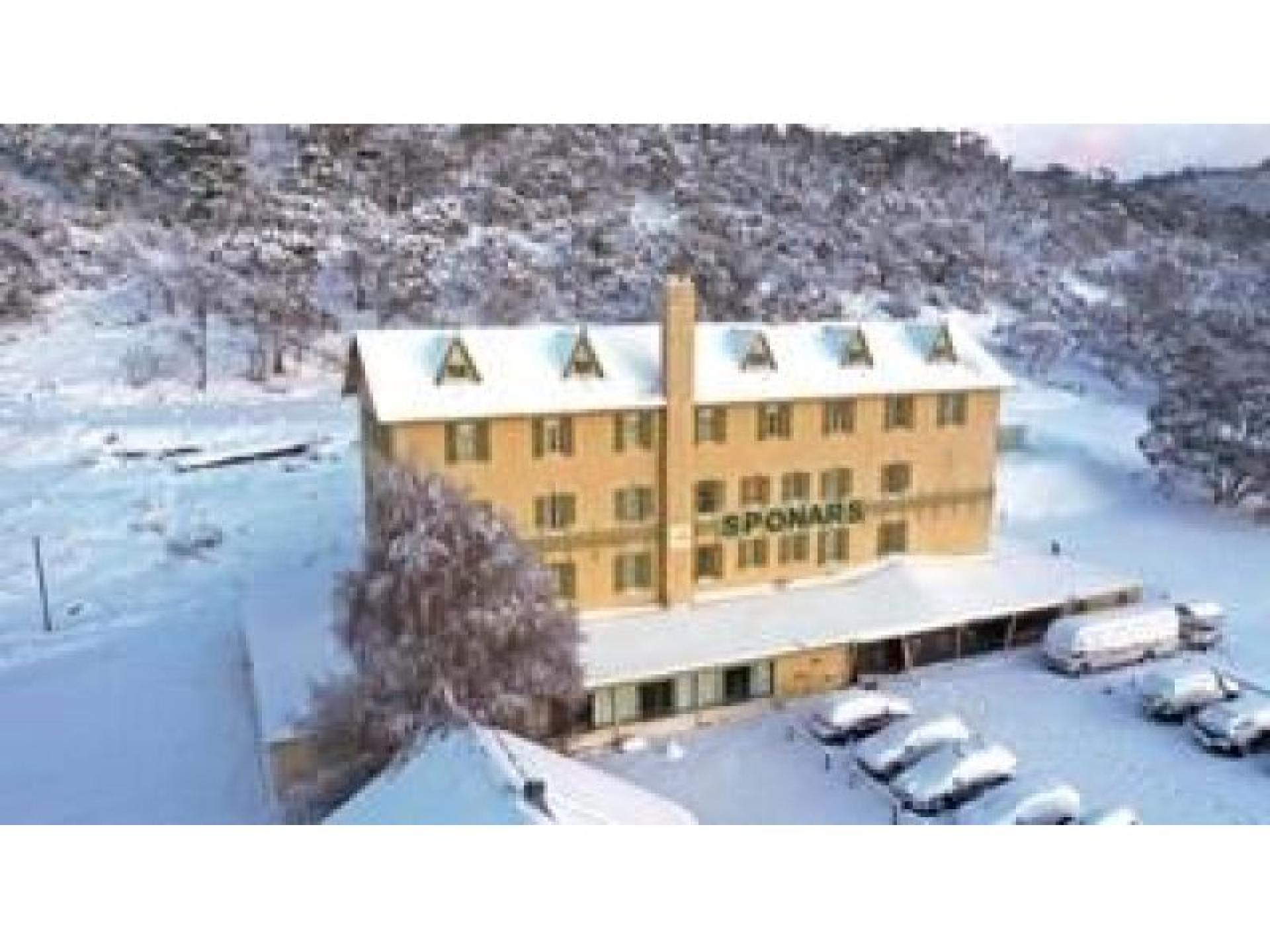 Landmark Snow-sports Business For 622084 2