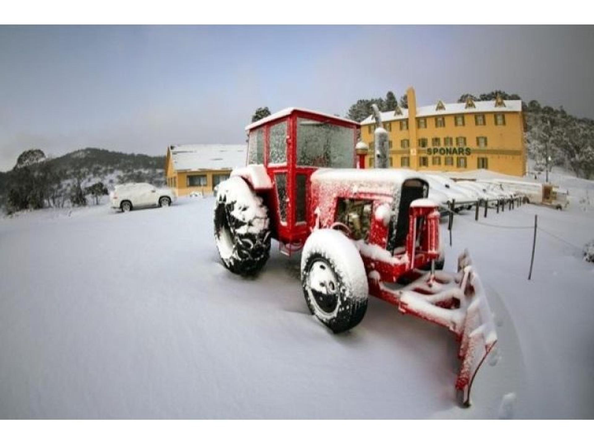 Landmark Snow-sports Business For 622084 1