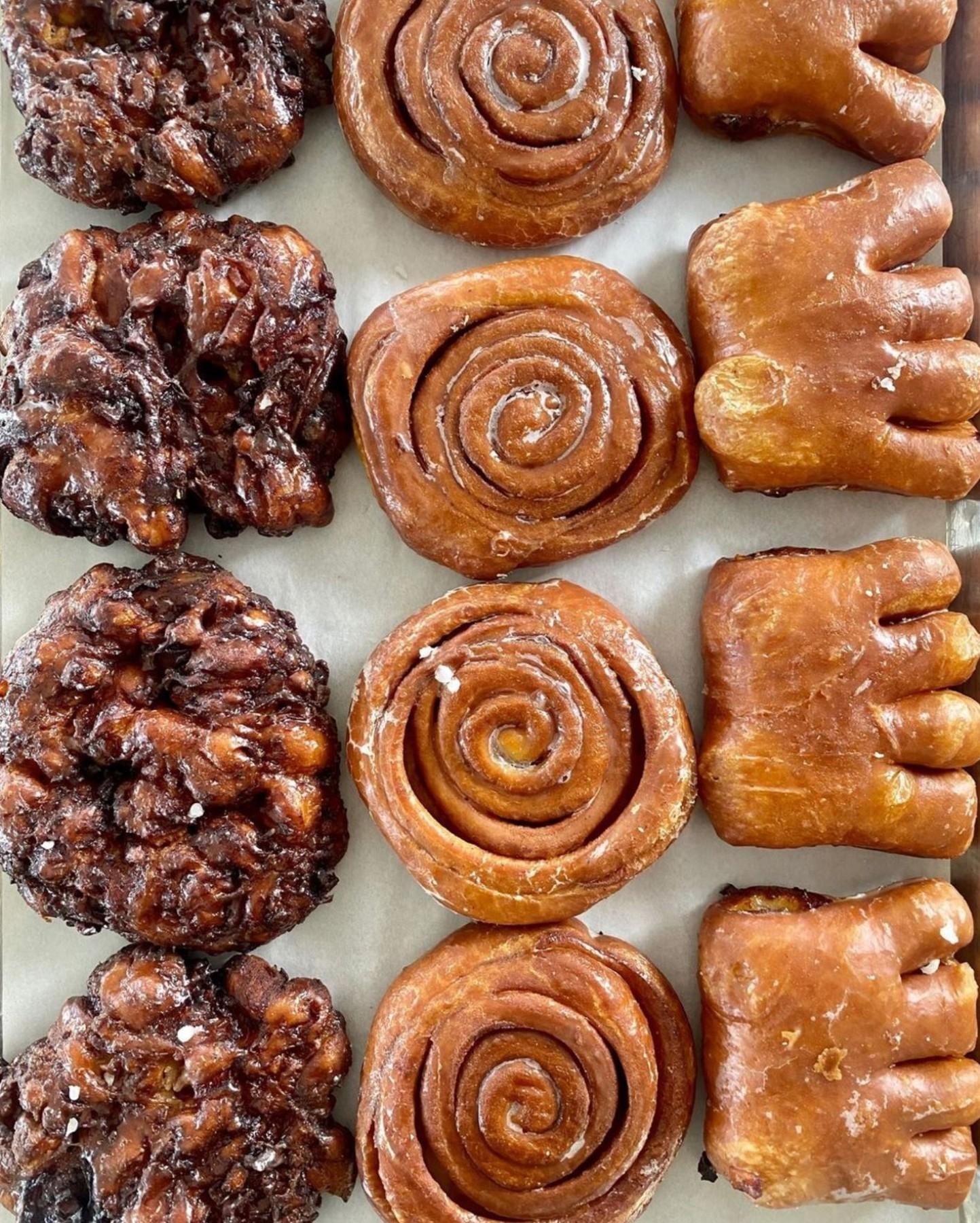 Randy's Donuts. Bringing Sweet 623551 1