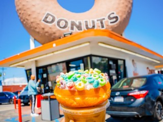 Bringing Sweet Doughnut History To Australia - Randy's Donuts!