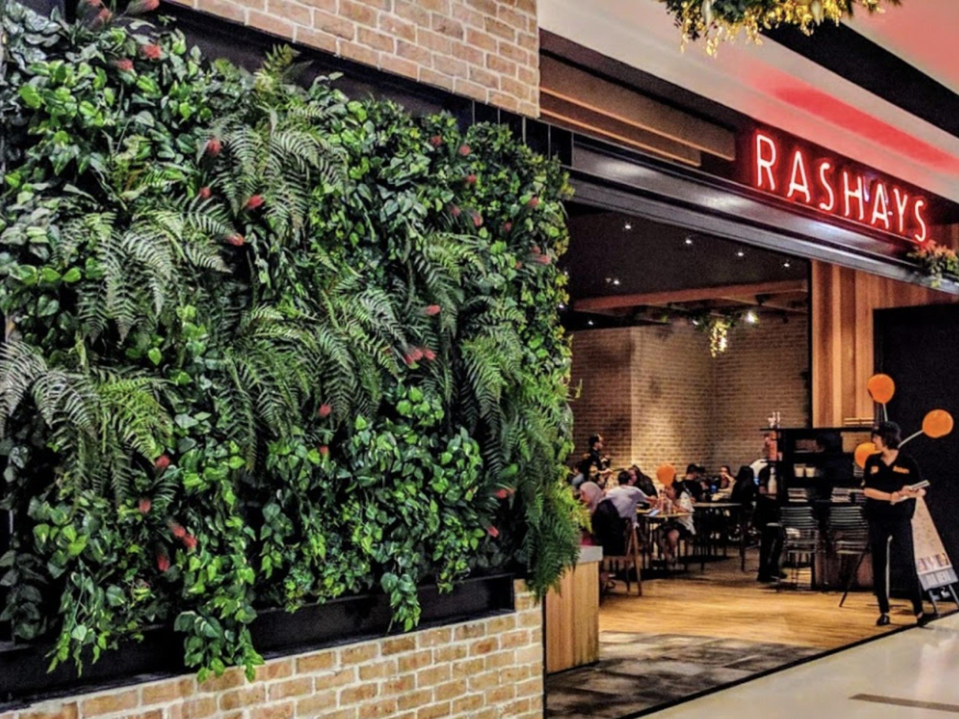 Casual Dining Franchise Restaurant 625528 1