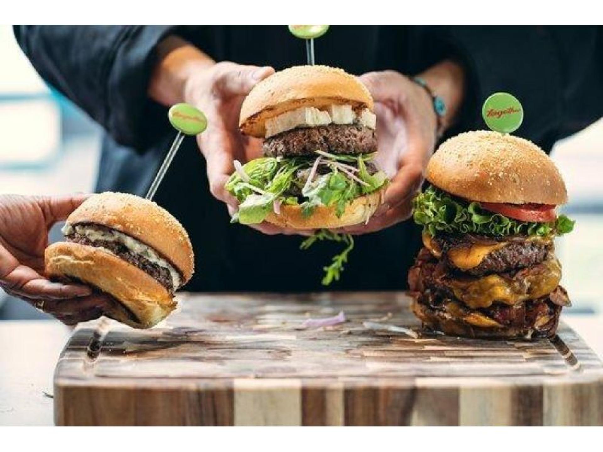 Burger Shop / Busy 626526 2