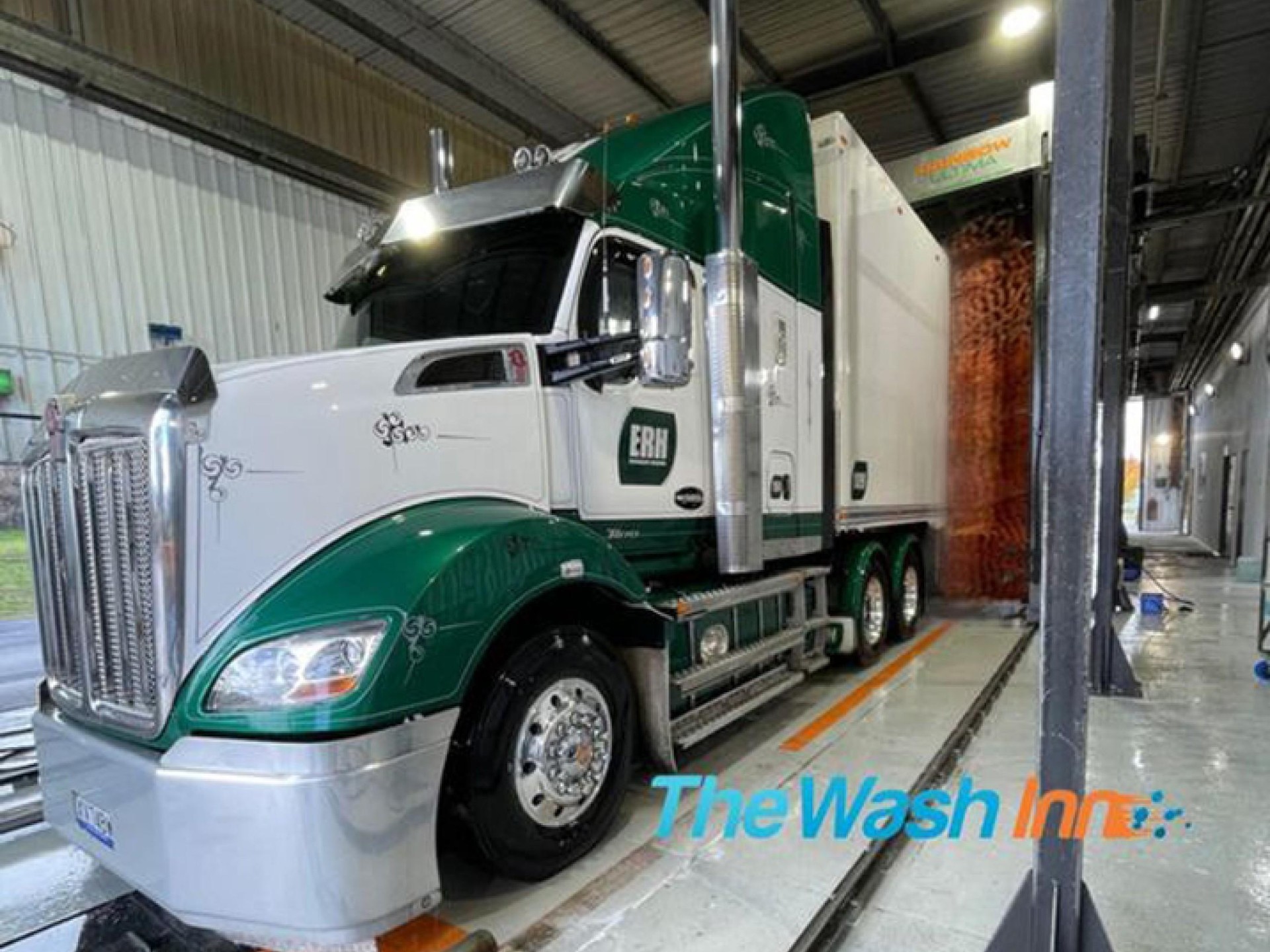 Profitable Drive-through Truck Wash 626662 2