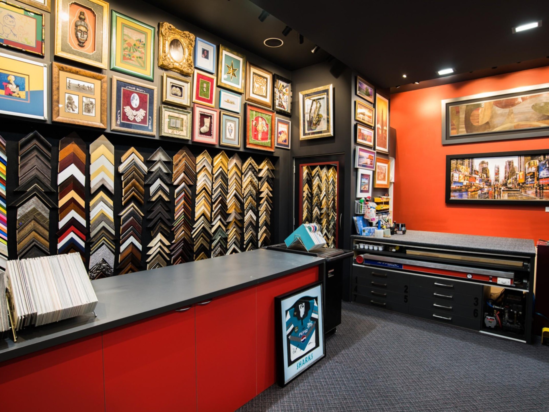 Picture Framing/gallery On Busy 627480 1