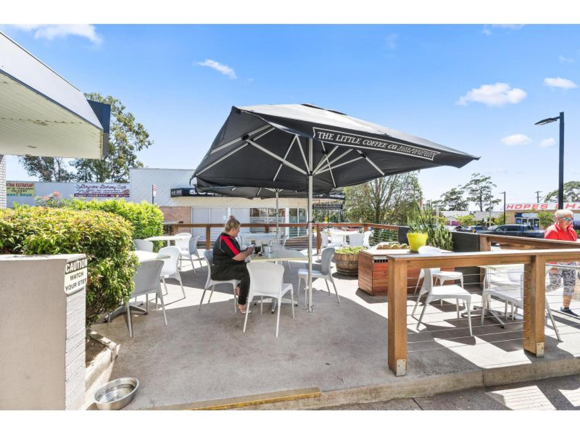 Popular Tourist Town Kitchen 628397 3