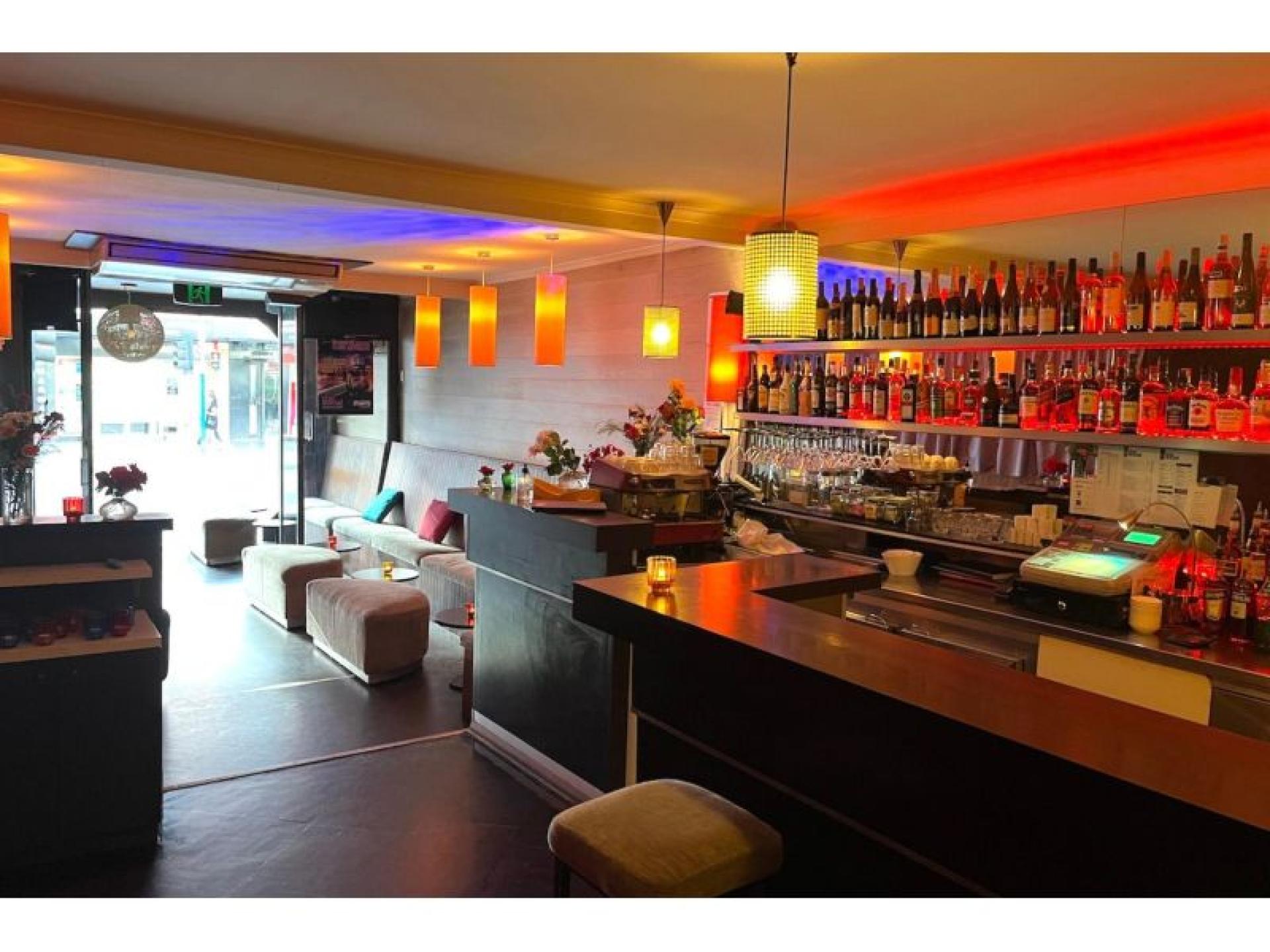 Sold - The Social 628735 3