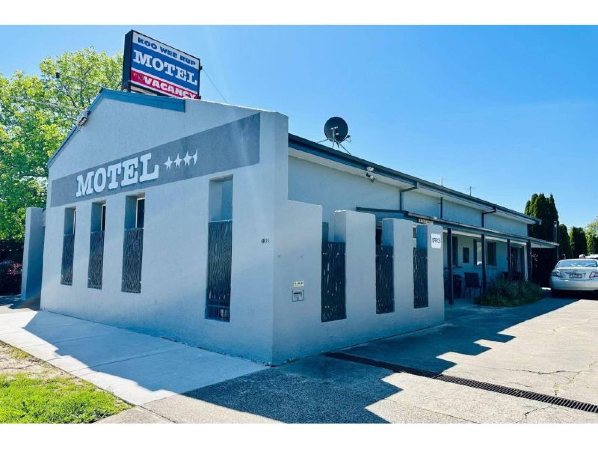 Sold - Koo Wee 629096 2