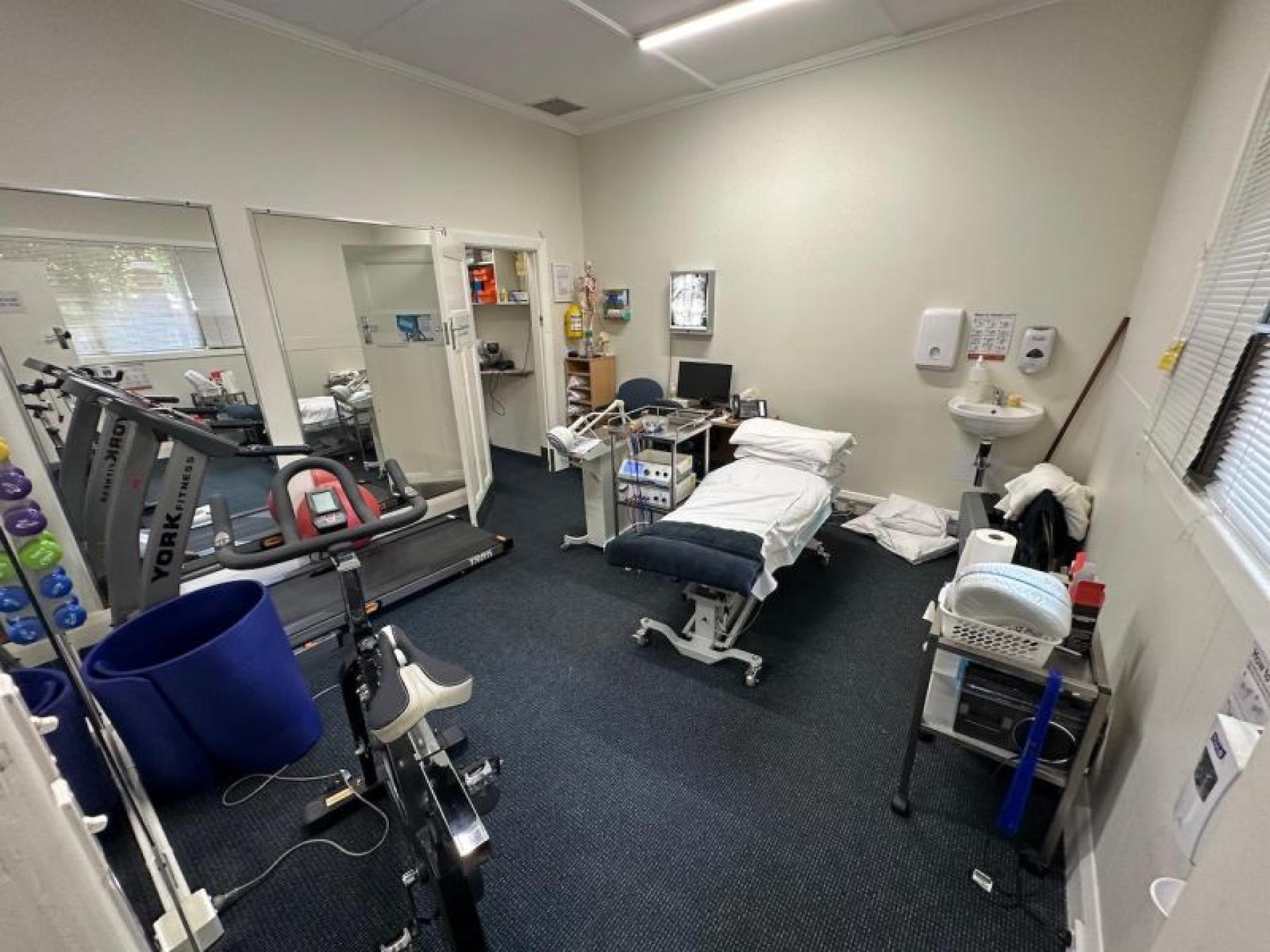 Established In 1975 Medical 630399 3