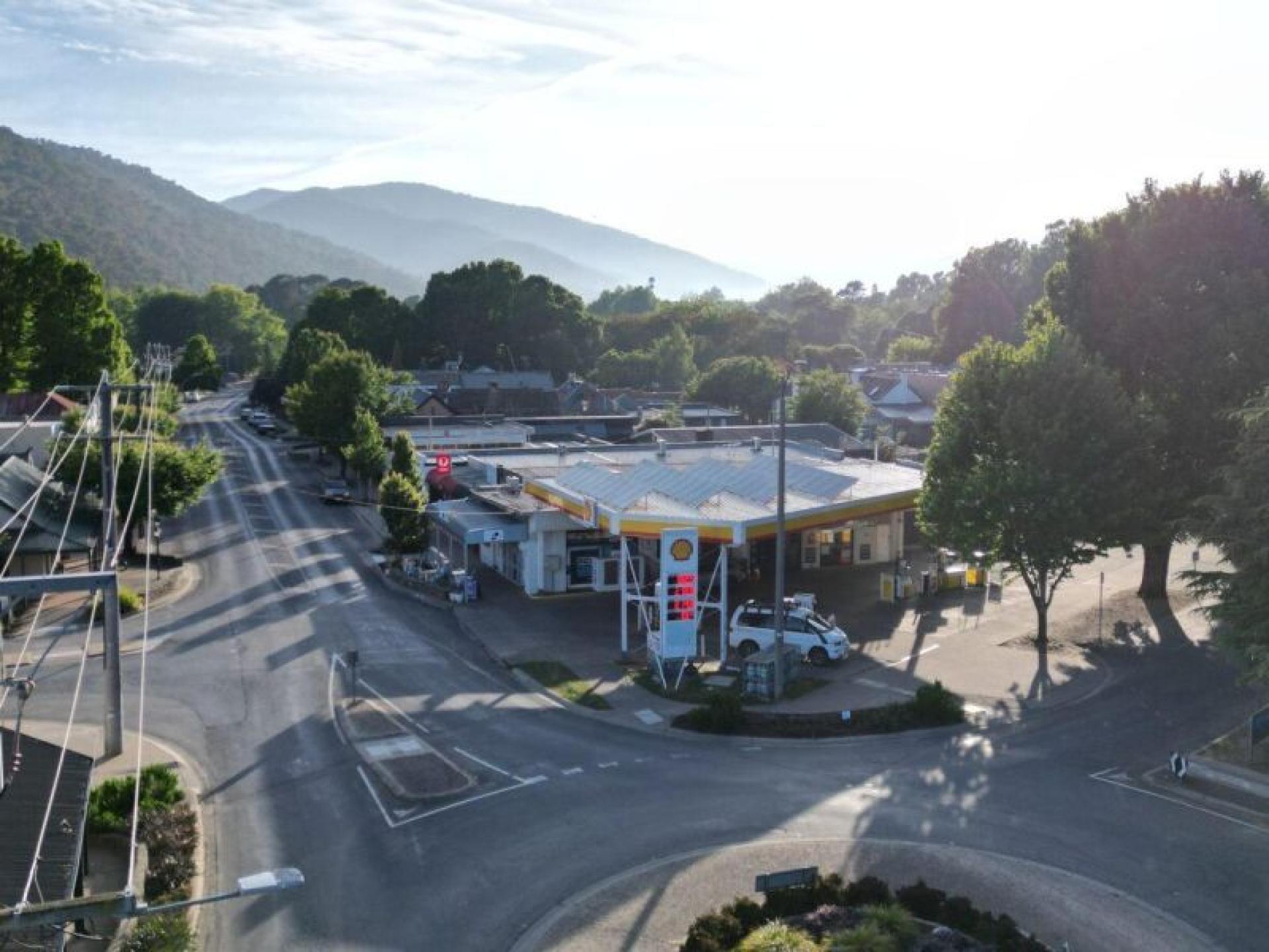 Shell Service Station & 630437 3