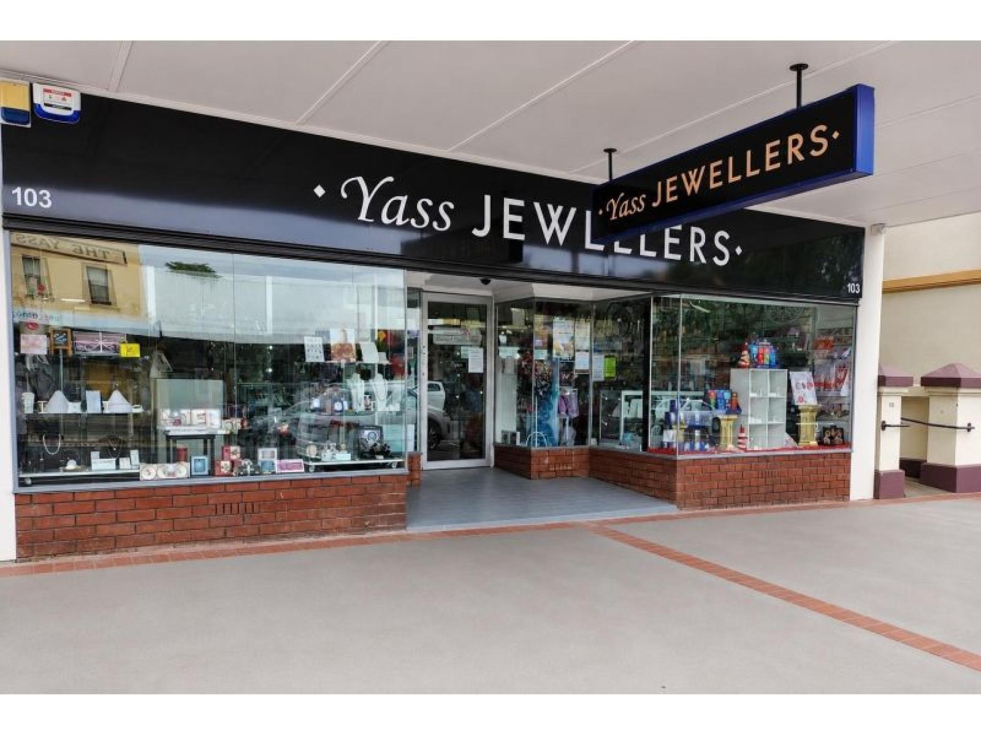 Retail Jewellery Watches & 630949 2