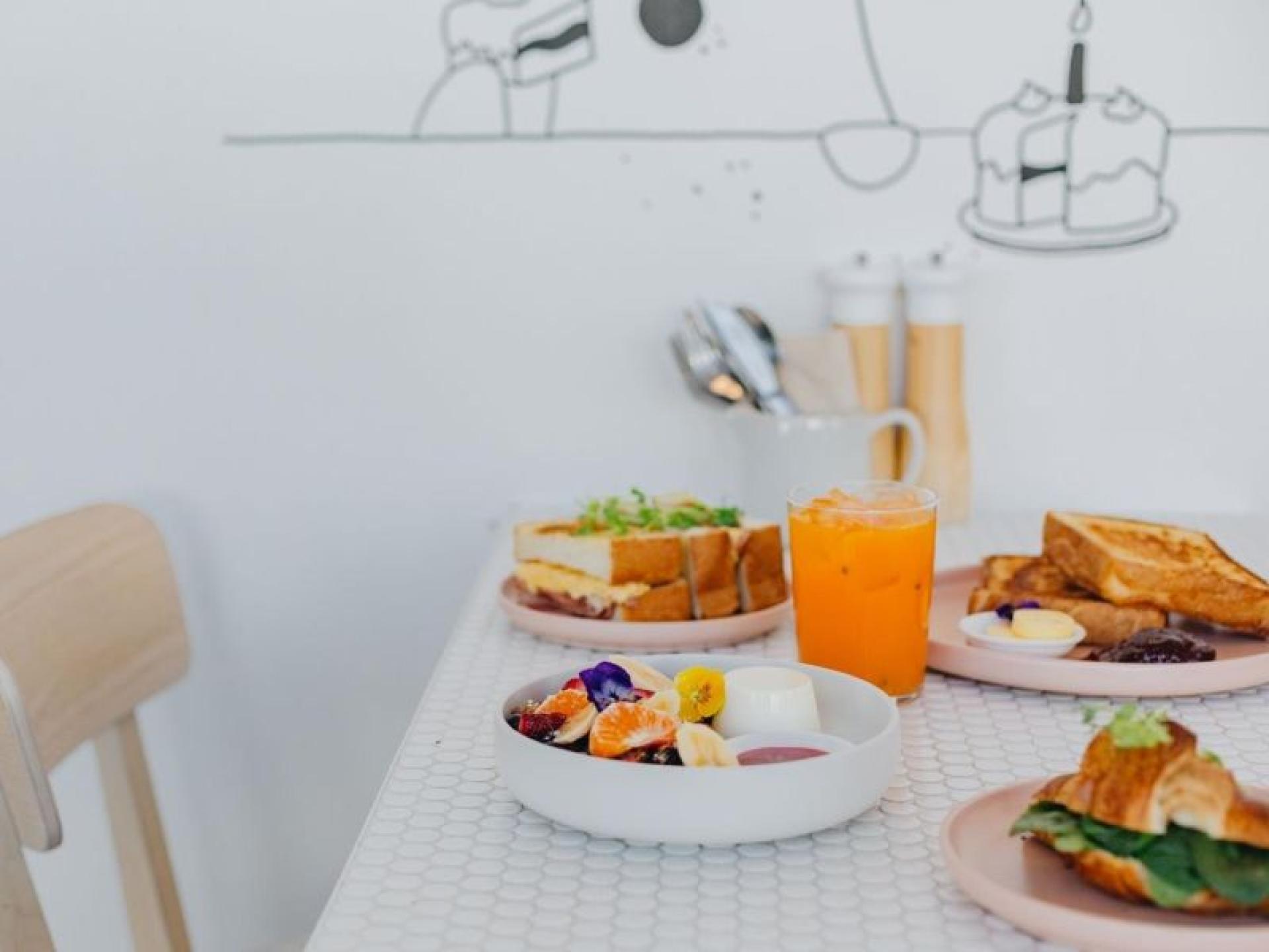 Under Offer - Licensed 632567 3