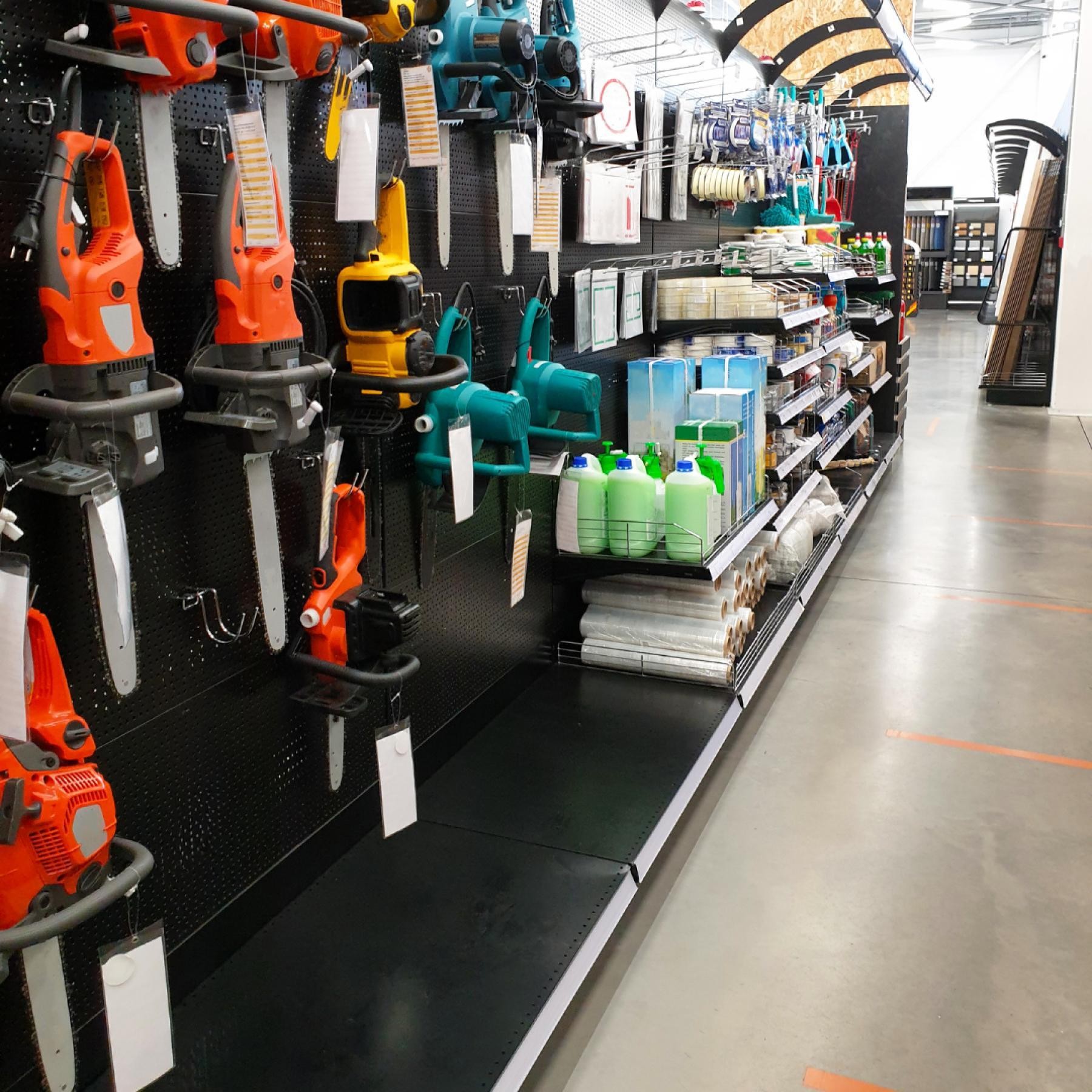 Well-established Hardware Shop Business 632915 1