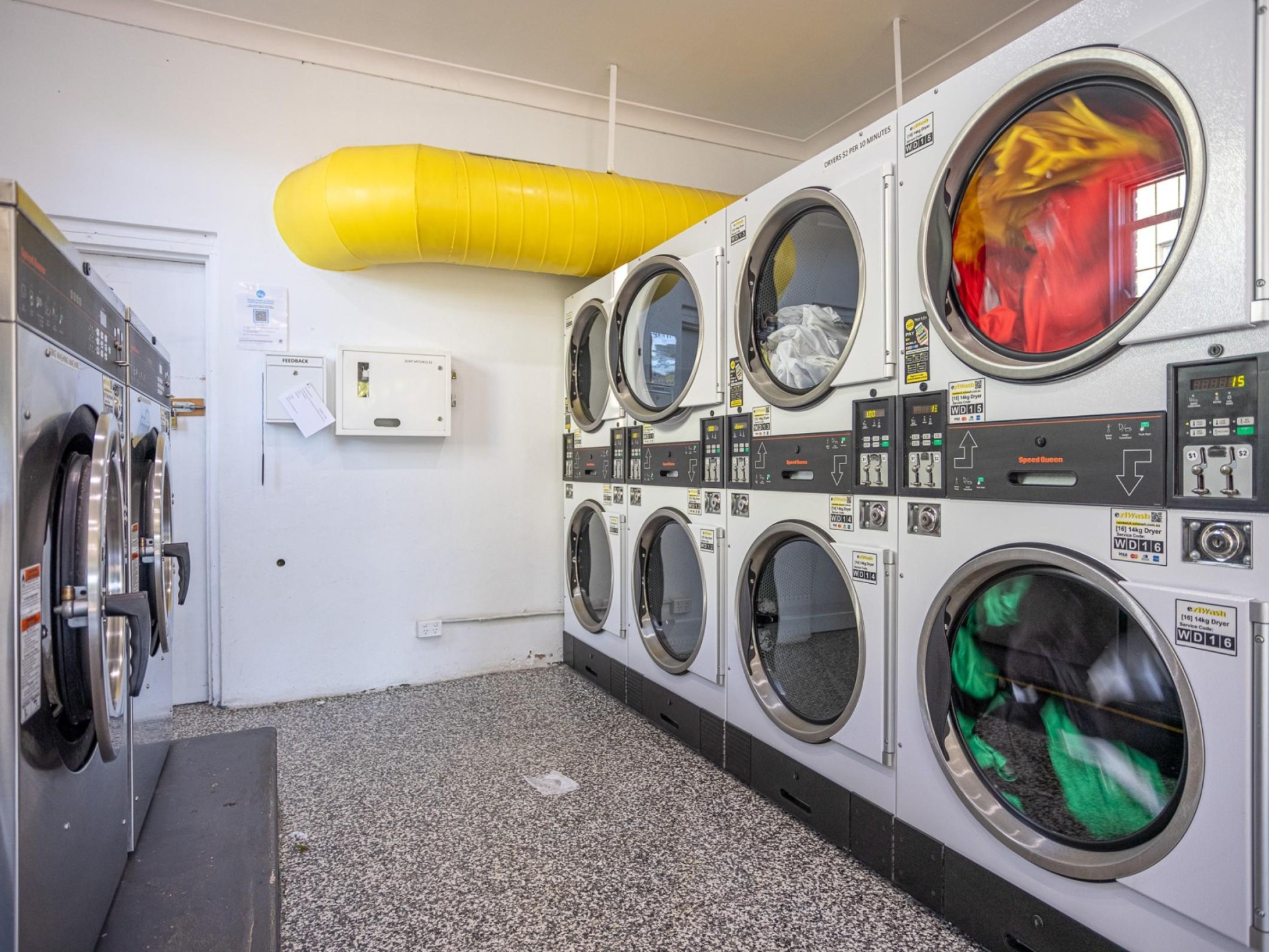 Turnkey Laundromat | Squeaky 633894 2