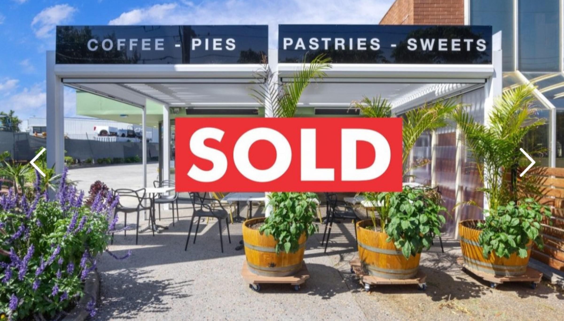 Bakery/ Cafe/ Comm Kitchen 634749 1