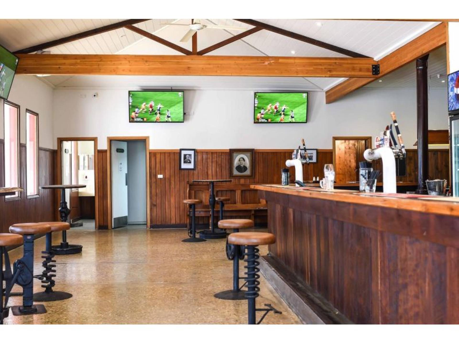 Sold - Railway Hotel 635419 3