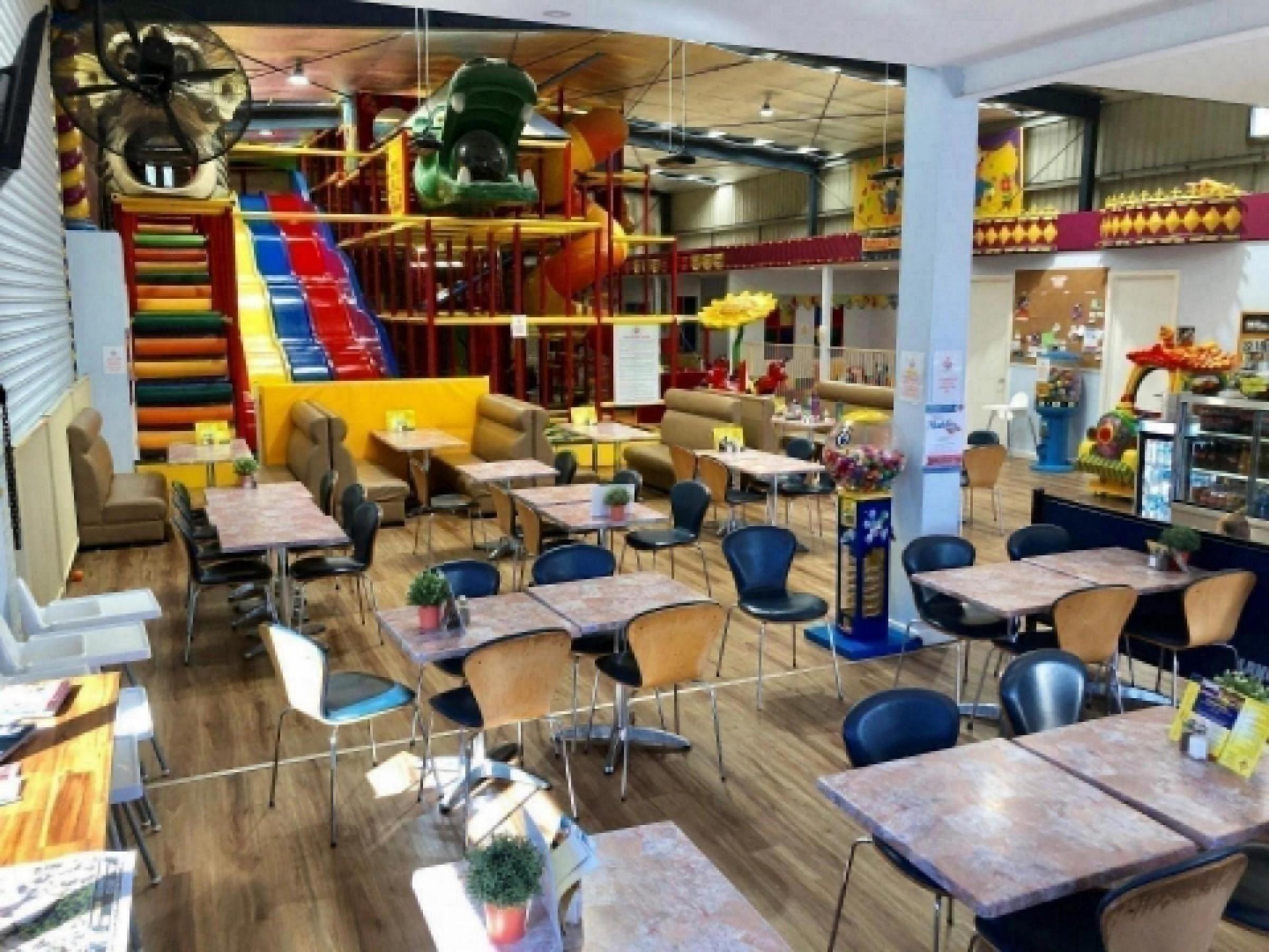 Play Centre! Huge Last 637634 2